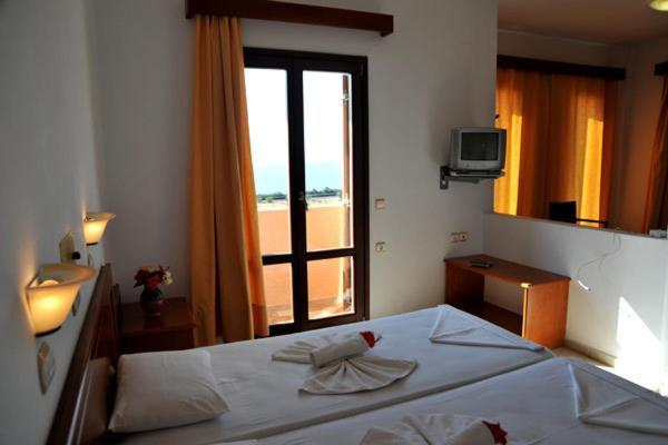 Kyma 3* Marathokampos