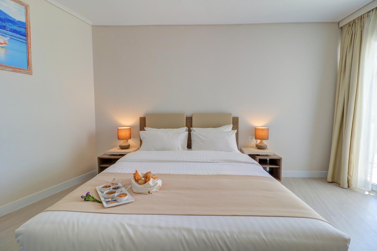 Palace Glyfada Hotel 4*