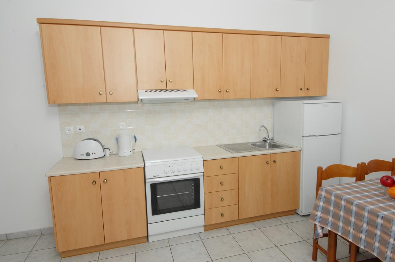 Alexis Studios And Apartment