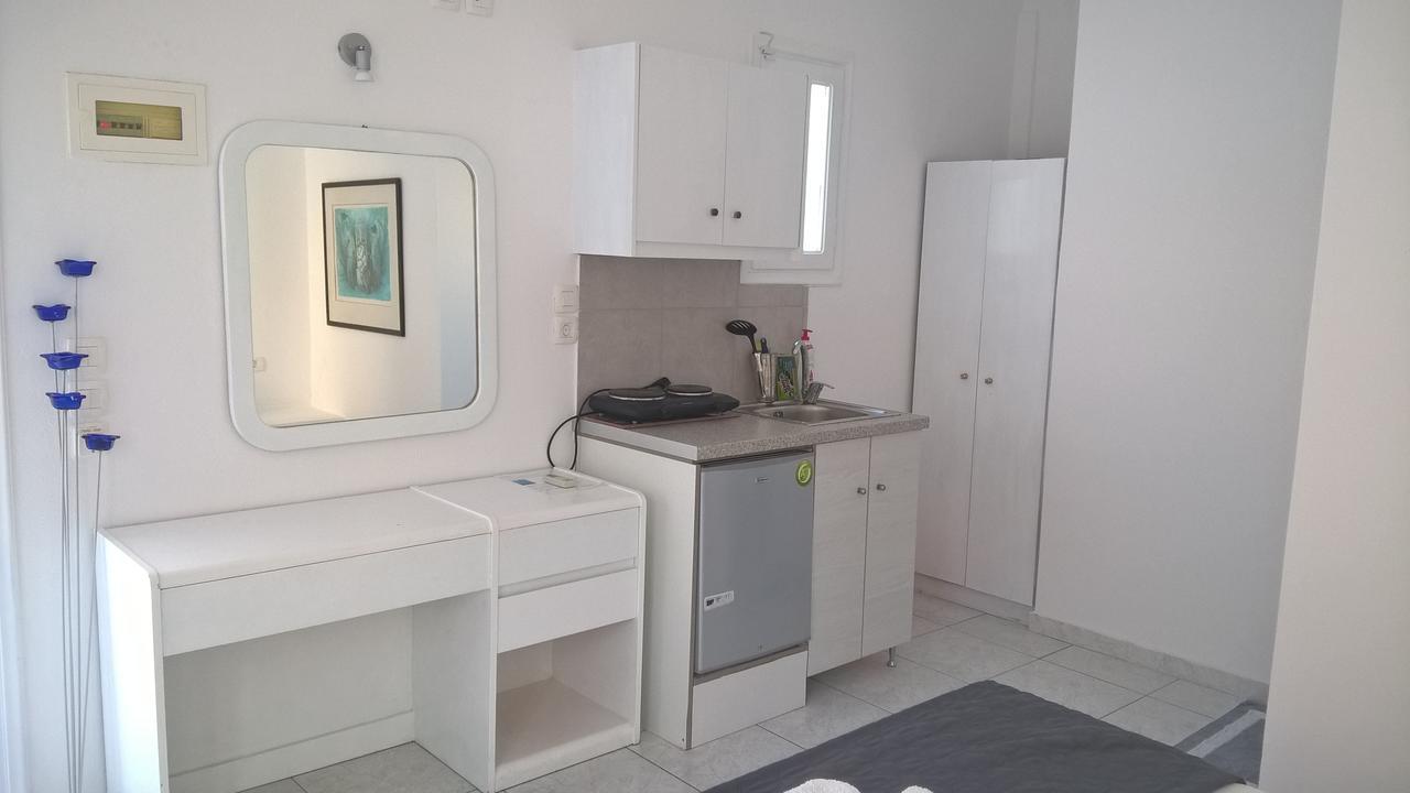 Aparthotel Three Harites 3*