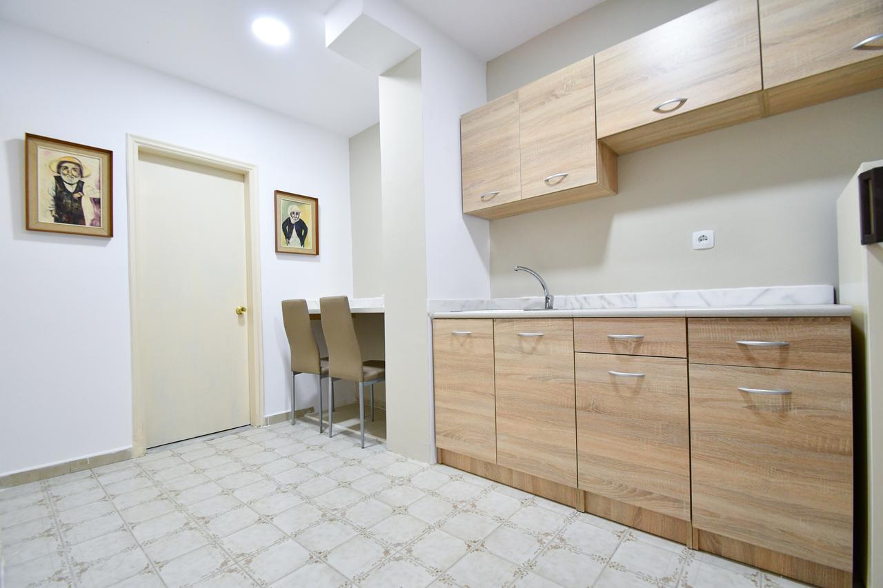 Ikaros Aparthotel