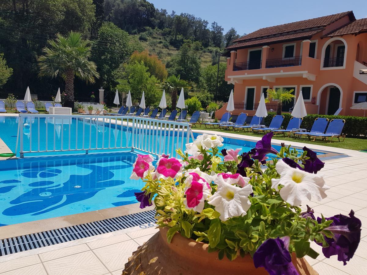 Aparthotel Varvara & Ii Peroulades (Corfu)