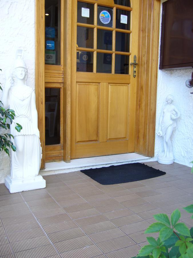 Odysseas Guest house 2*