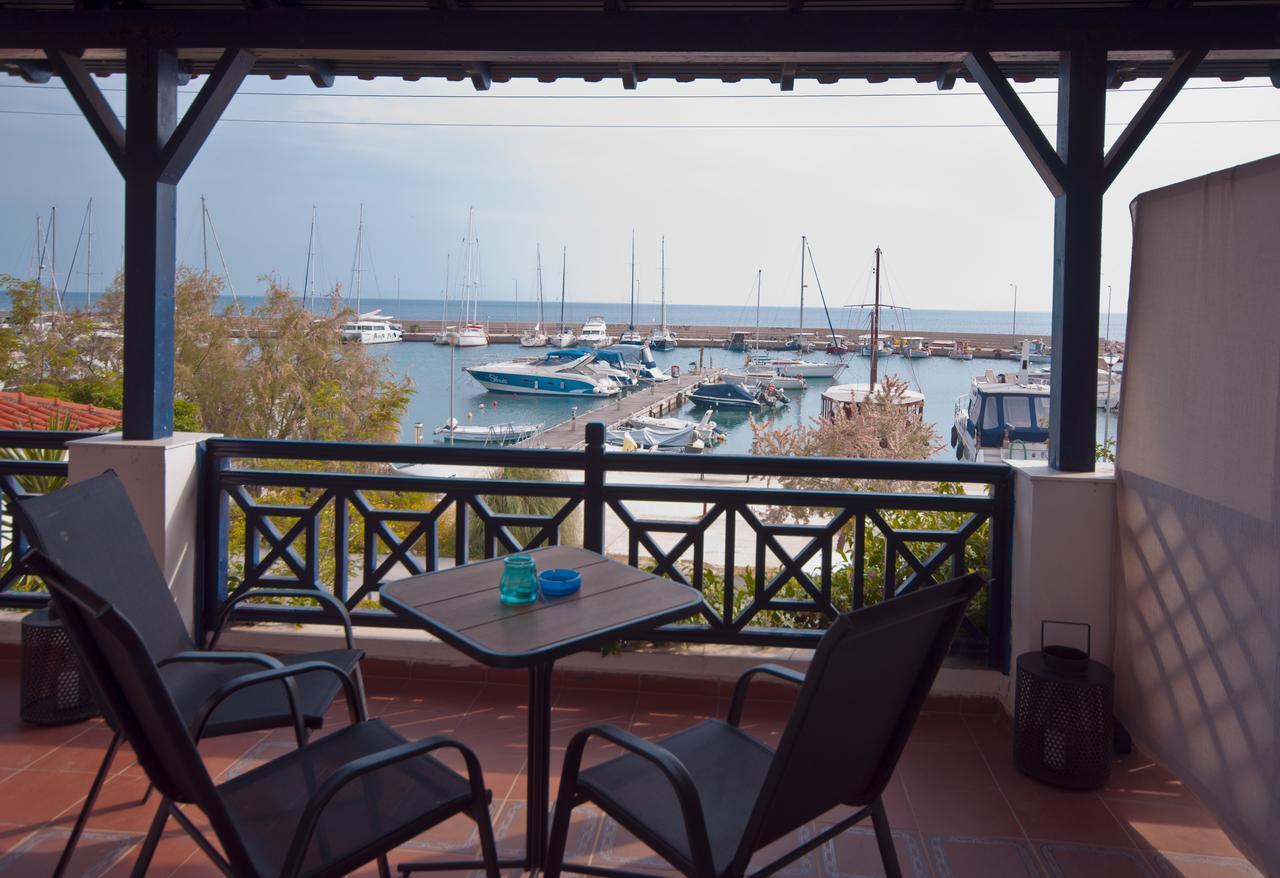 Marina *