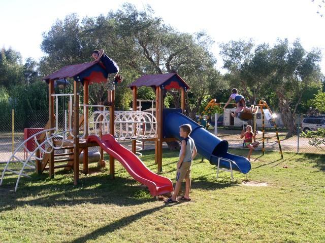 Happy Camp Mobile Homes In Karda Campsite 4*