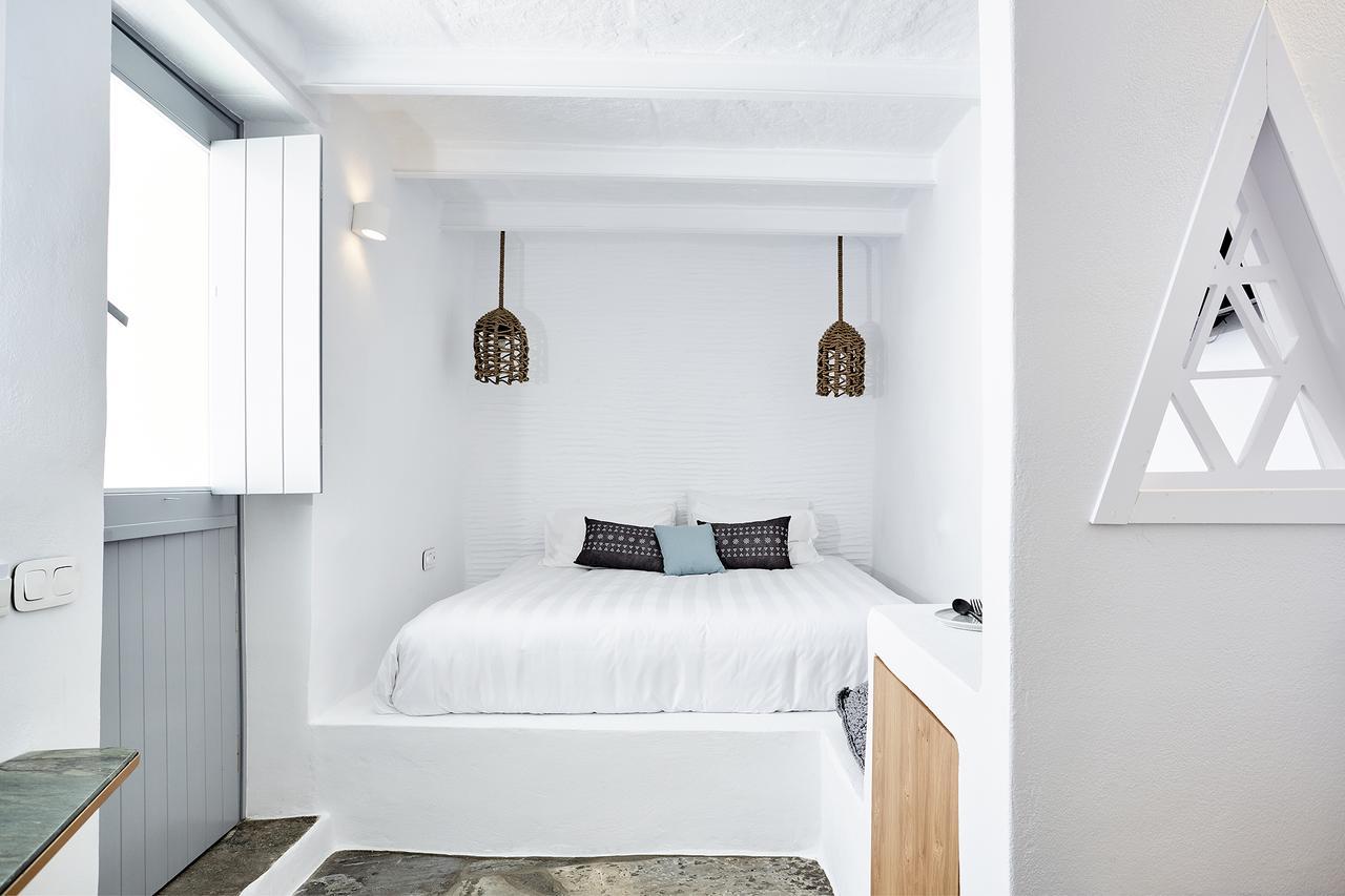 Living Theros Luxury Hotel