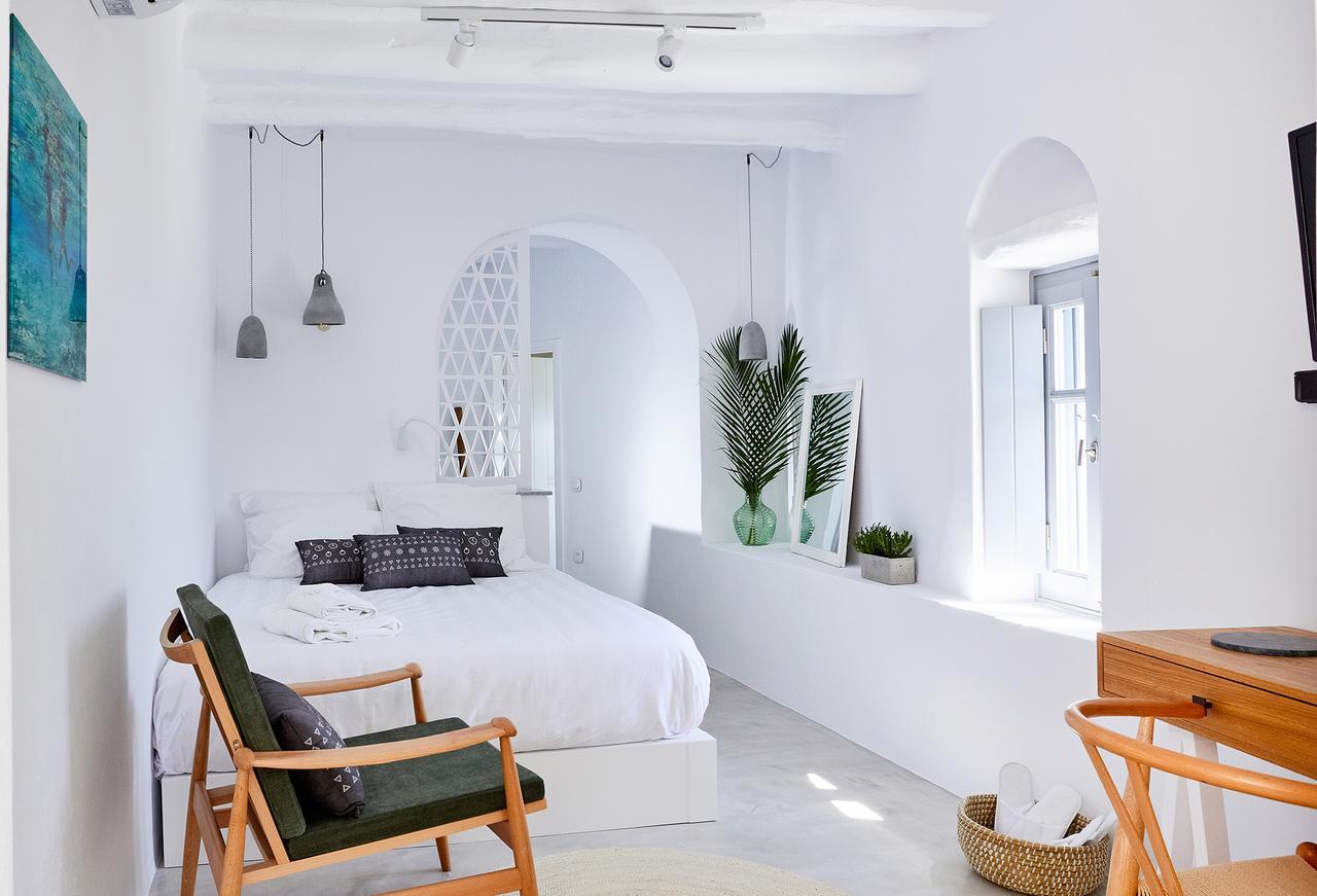 Living Theros Luxury