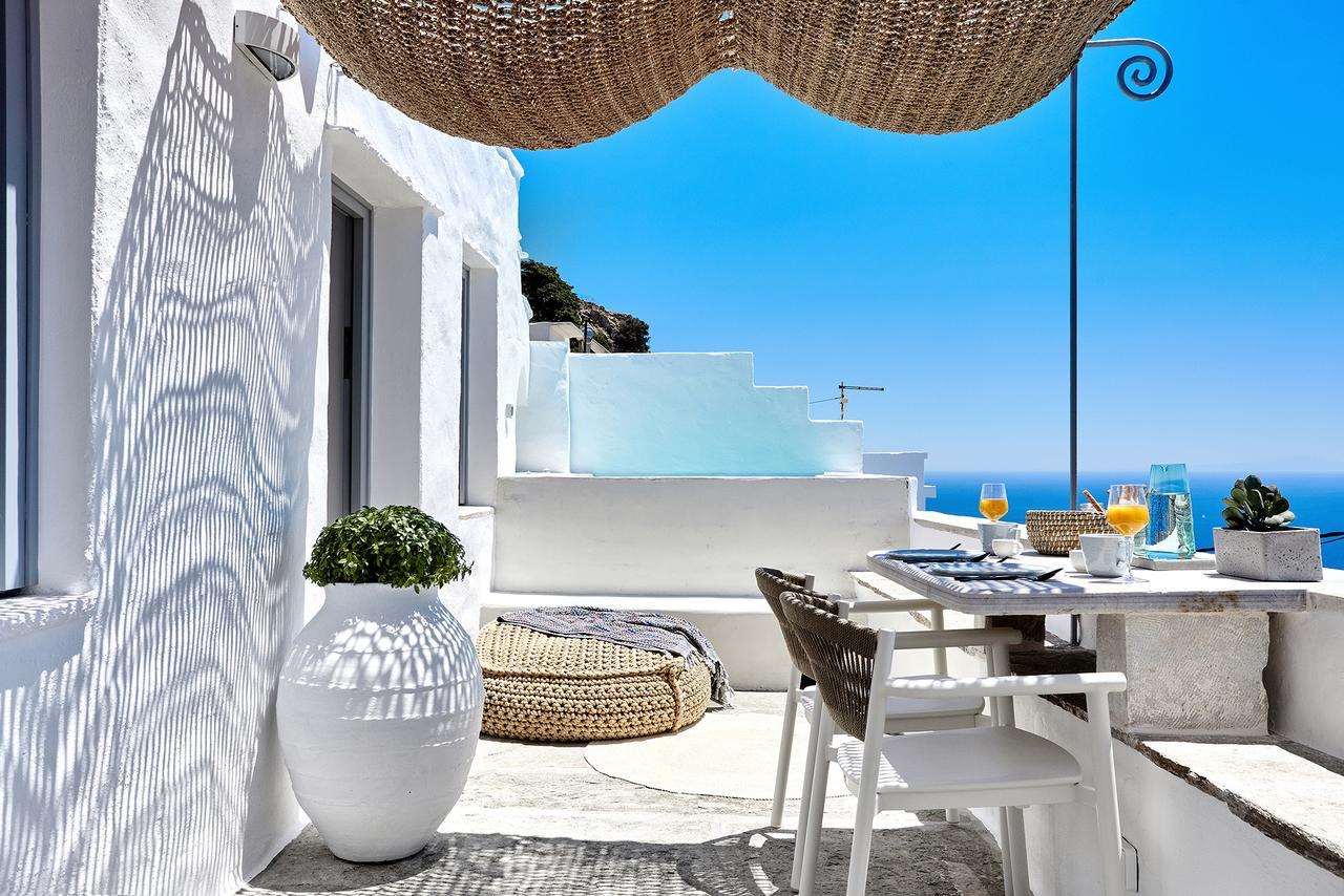 Living Theros Luxury 3*