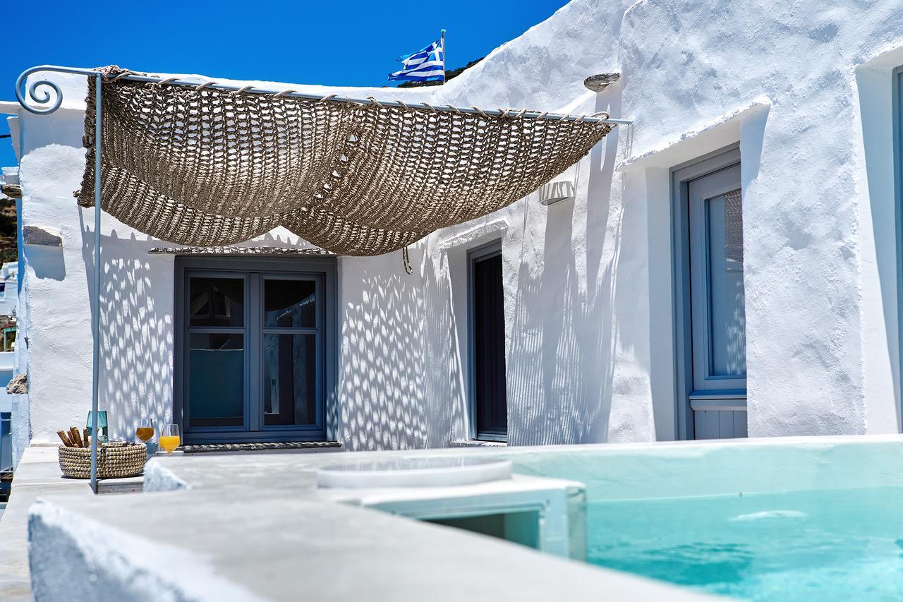 Living Theros Luxury Hotel 3*