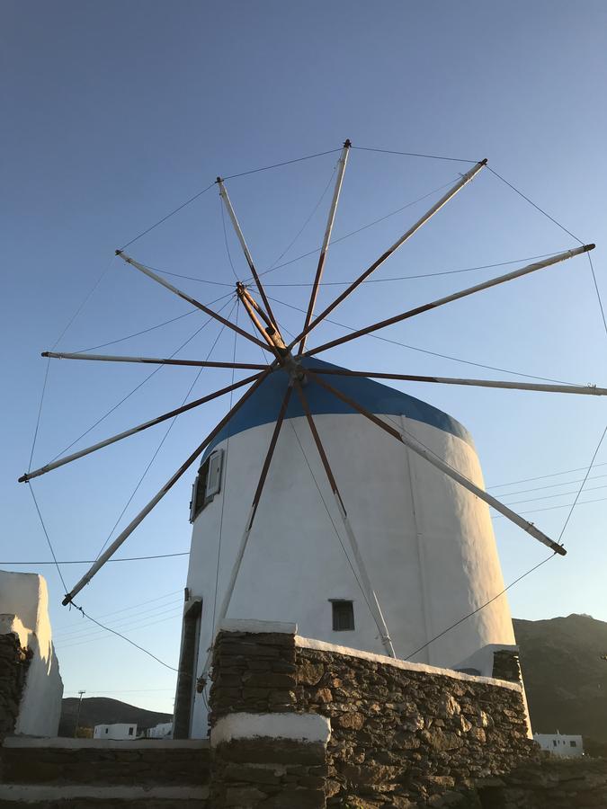 Windmill Arades * Apollonia (Sifnos)