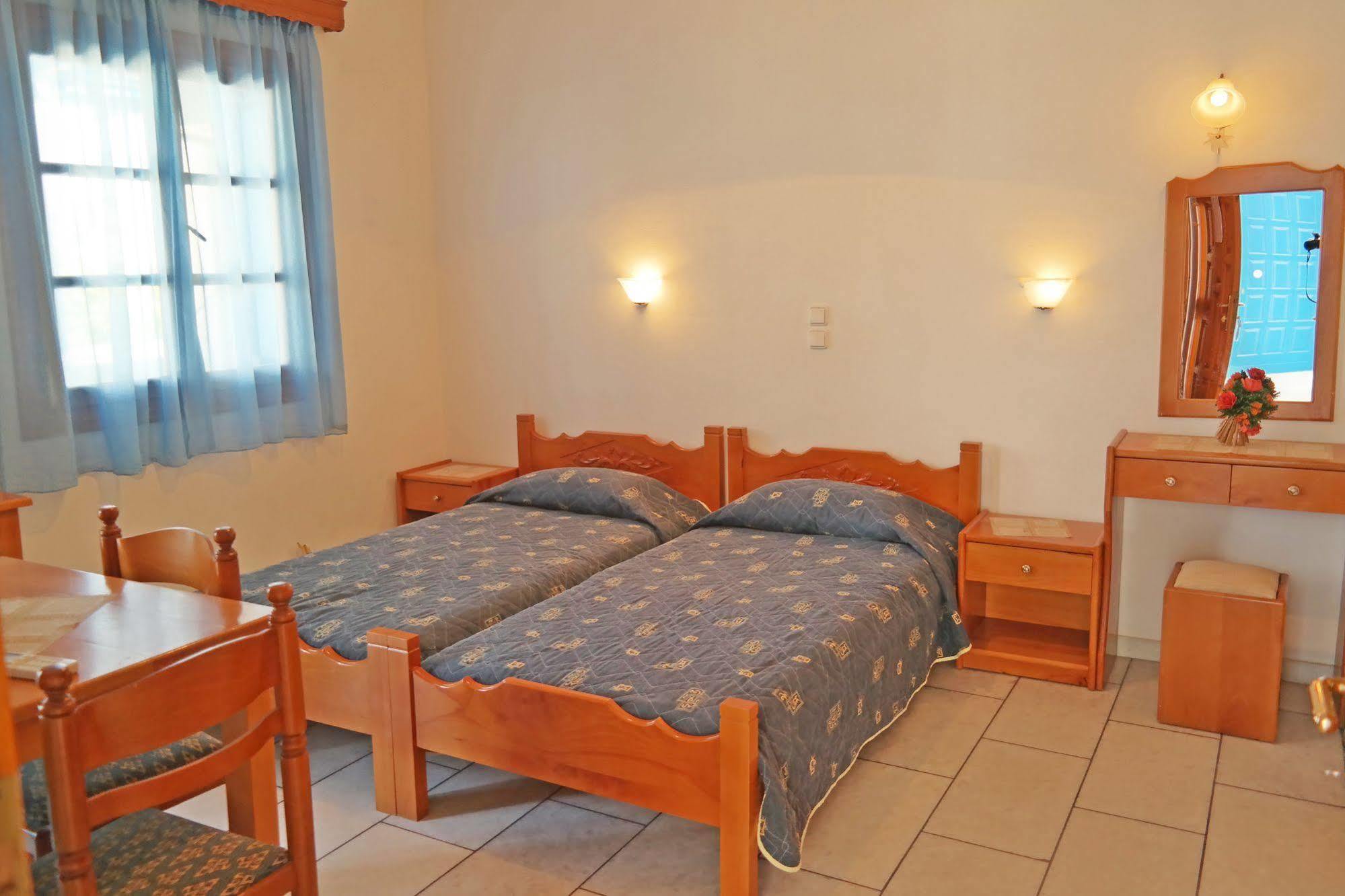 Guest house Karabatsis 2*