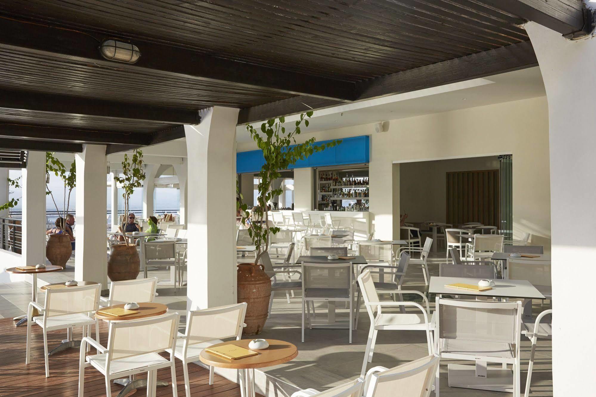 Mare, Seaside Hotel