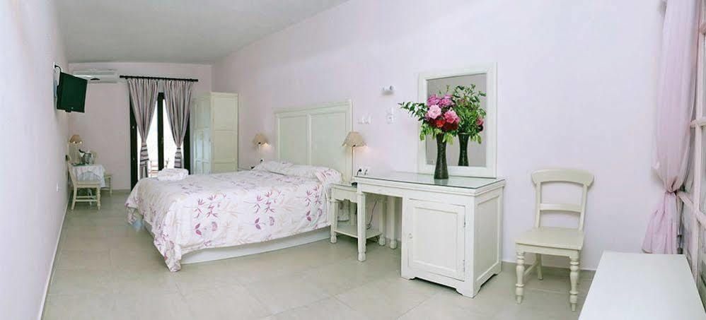 Clara Hotel 3*