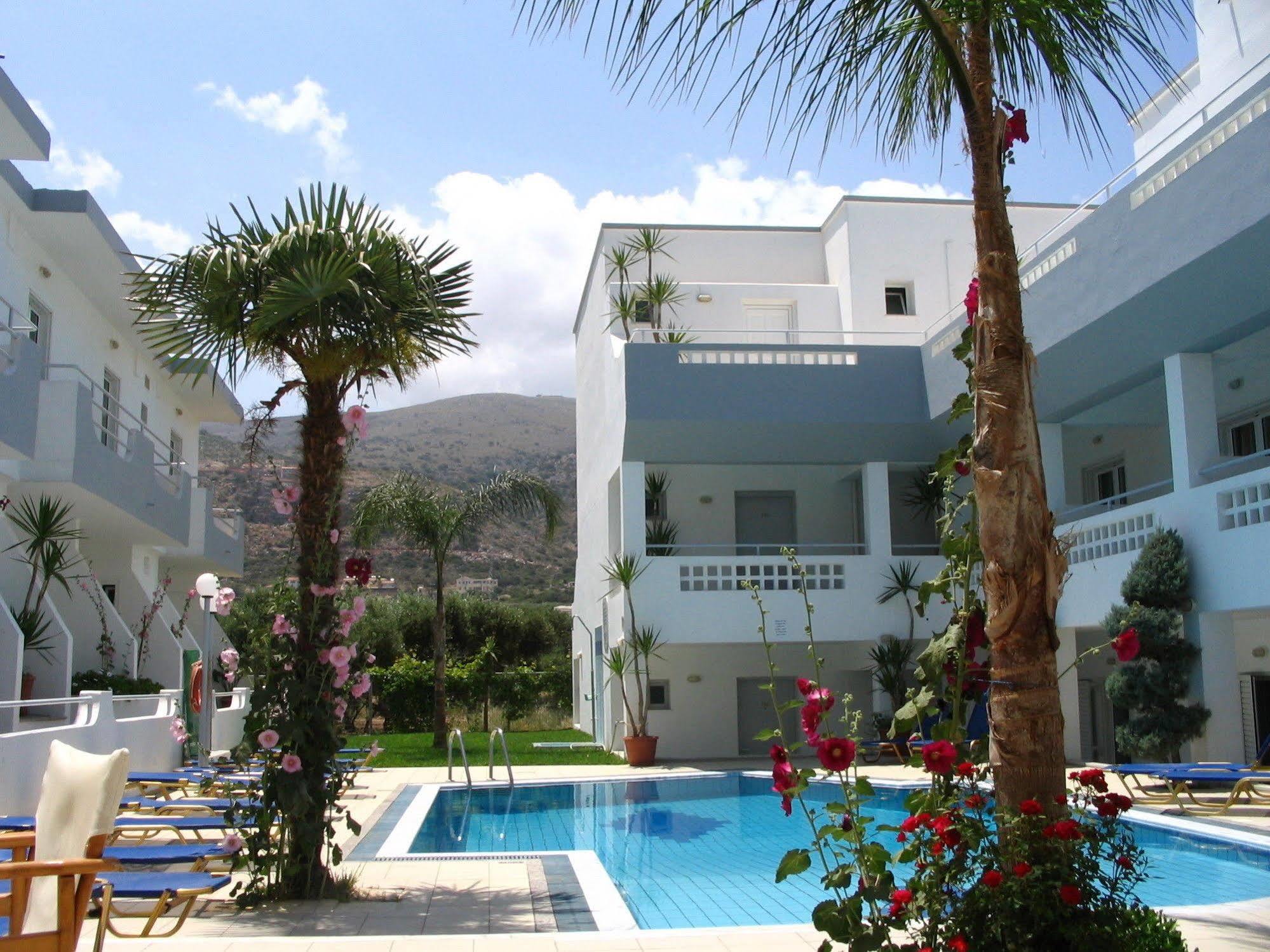 Aparthotel Emerald Hotel 3*