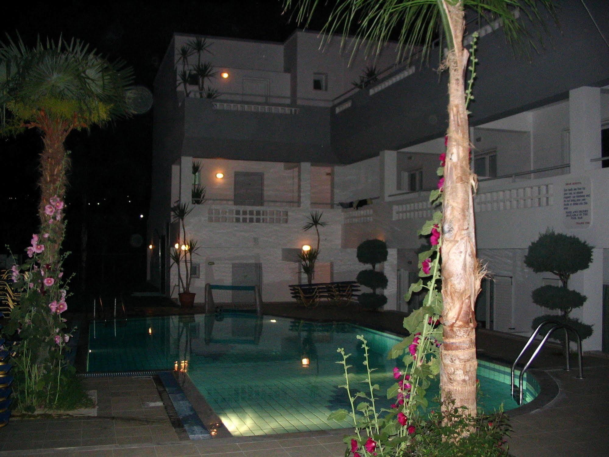 Emerald Hotel Aparthotel 3*