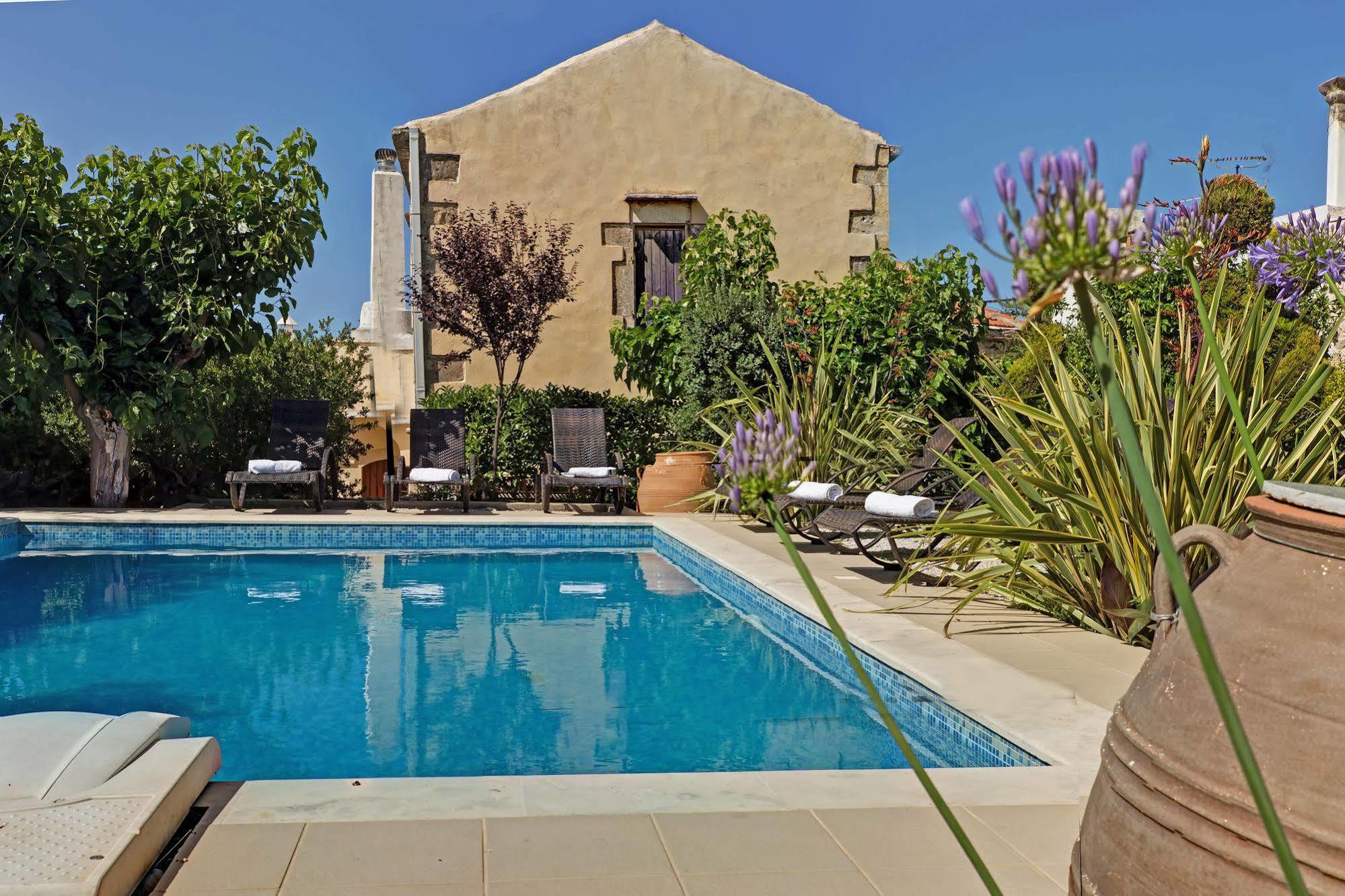 Arcus Suites Hotel Argiroupolis
