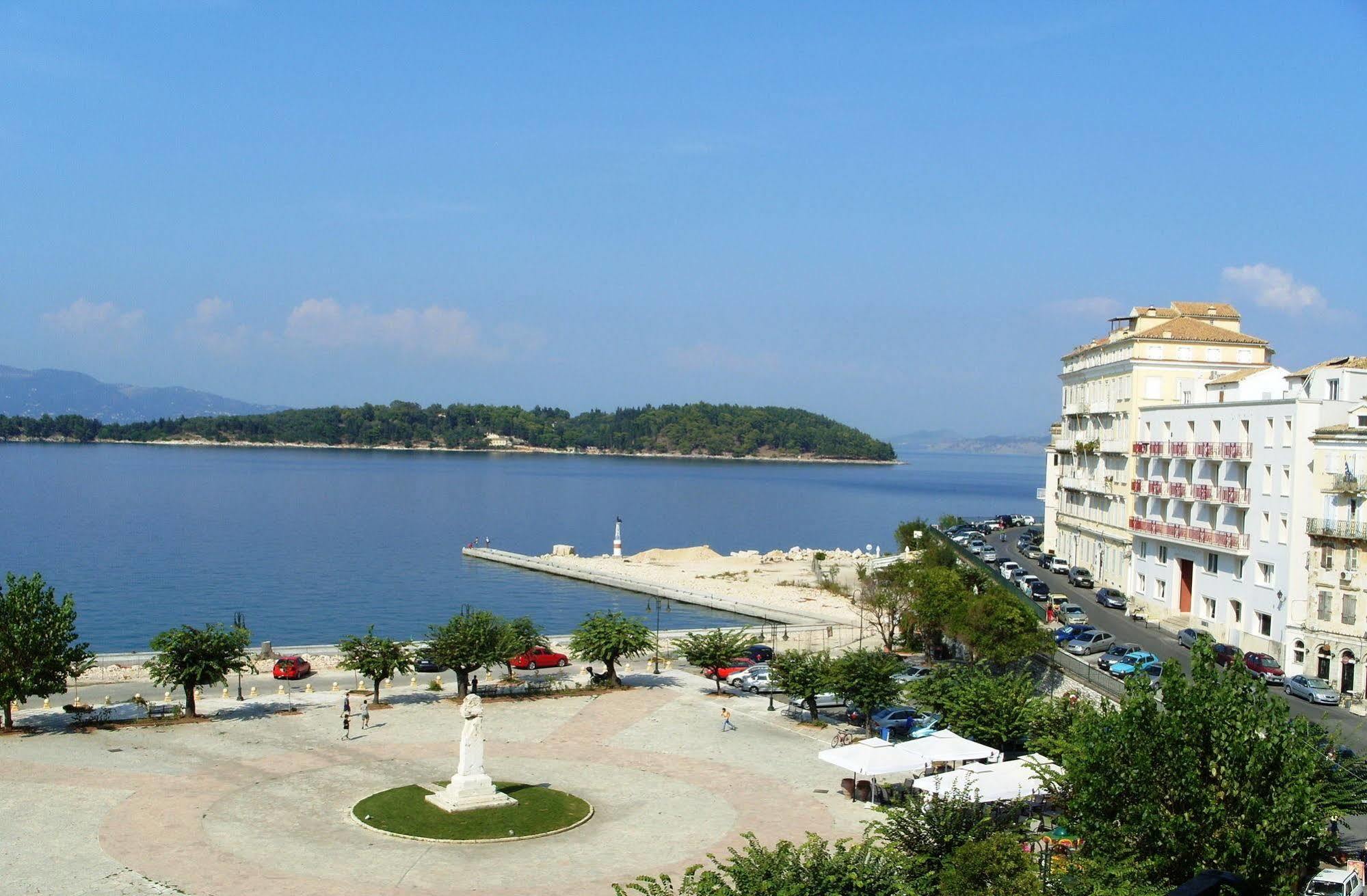 Hotel Konstantinoupolis 2*