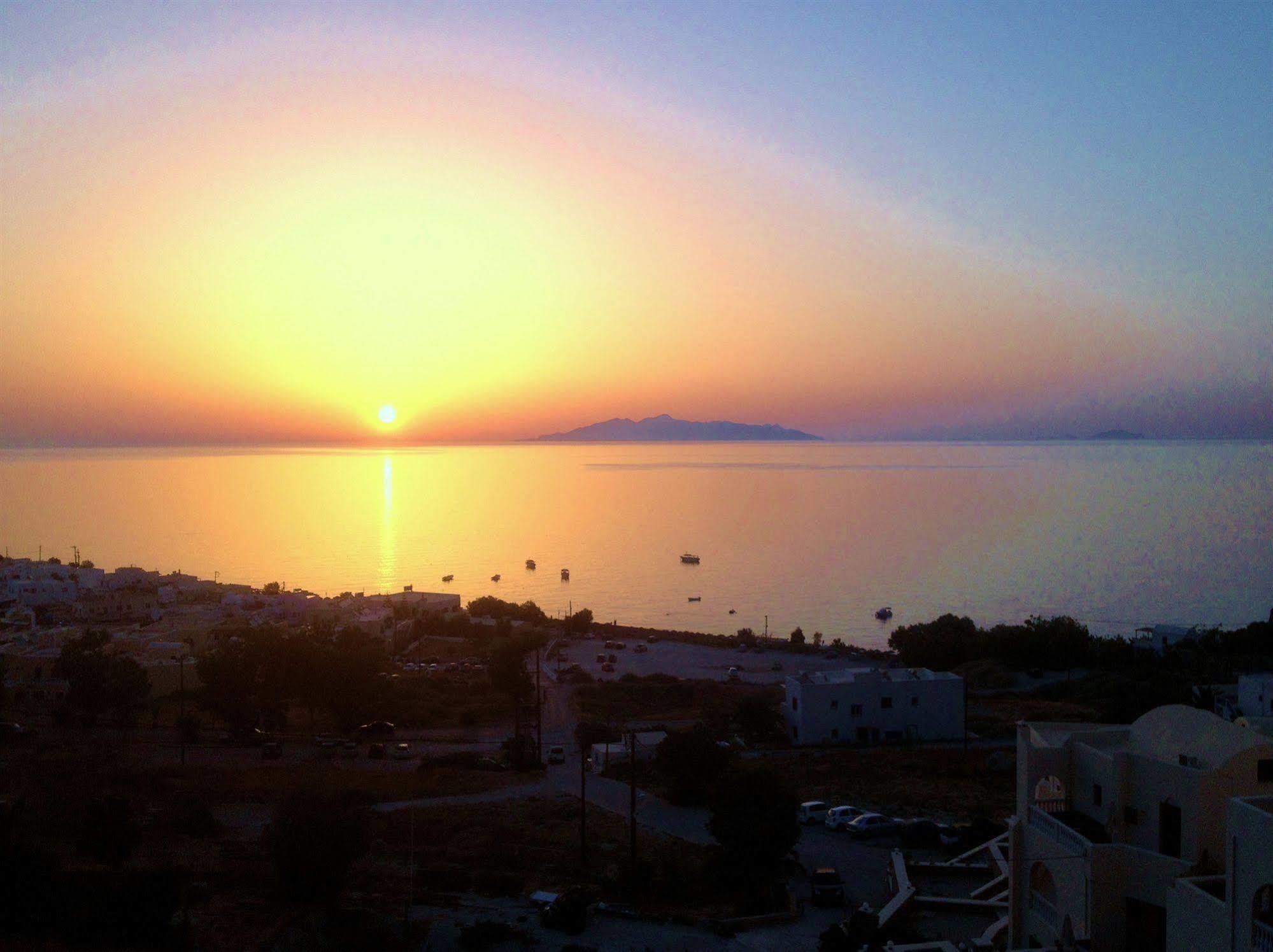Anneta Aparthotel Kamari (Santorini)