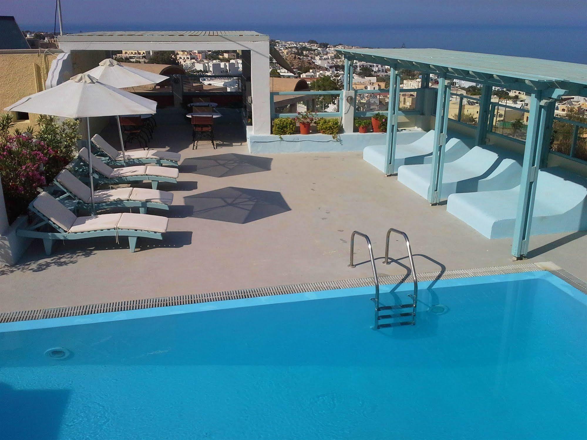 Anneta Kamari (Santorini)