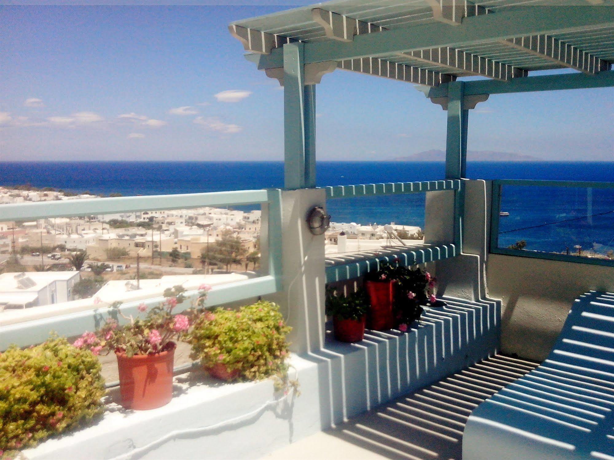Anneta Aparthotel Kamari (Santorini)