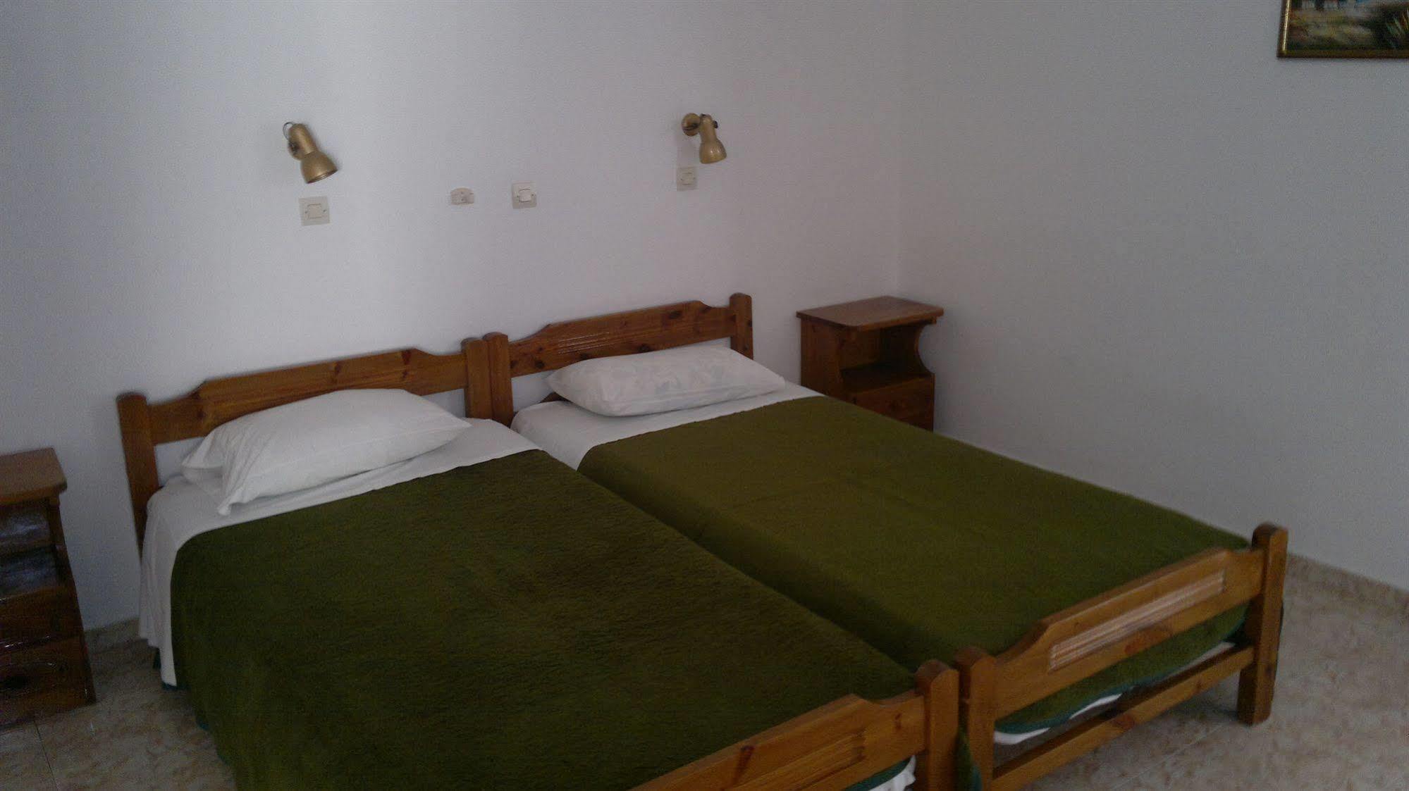 Fania Aparthotel 2*