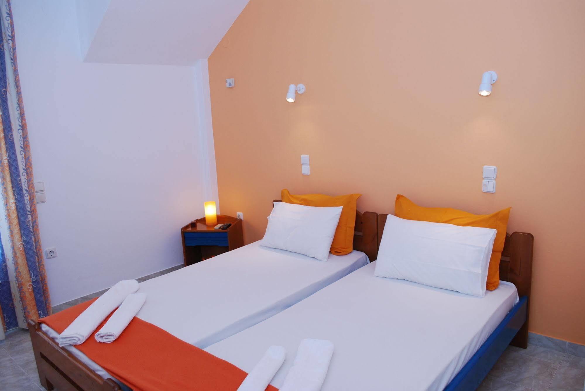Bed & Breakfast To Steno Kamares (Sifnos)