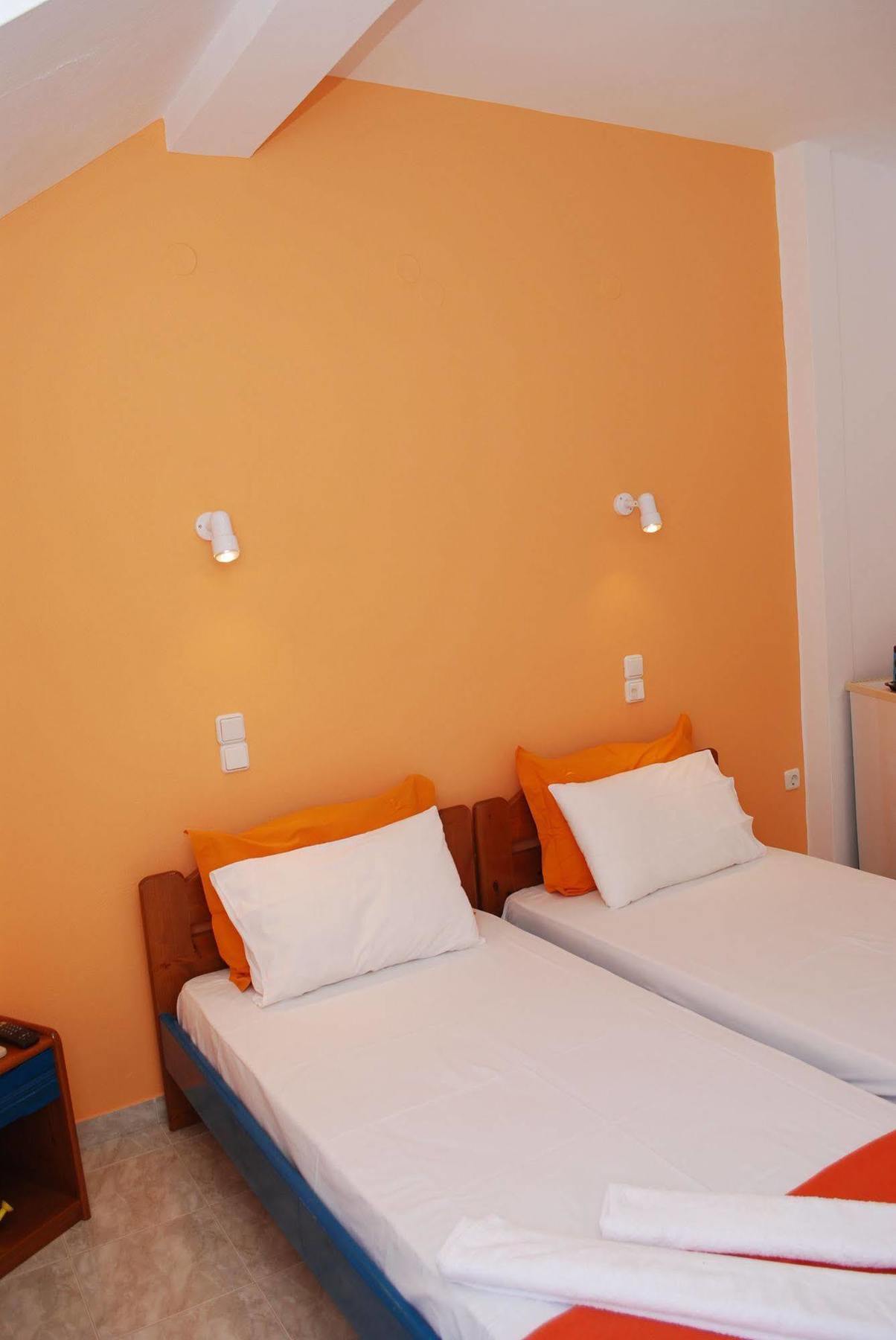 Bed & Breakfast To Steno Kamares (Sifnos)
