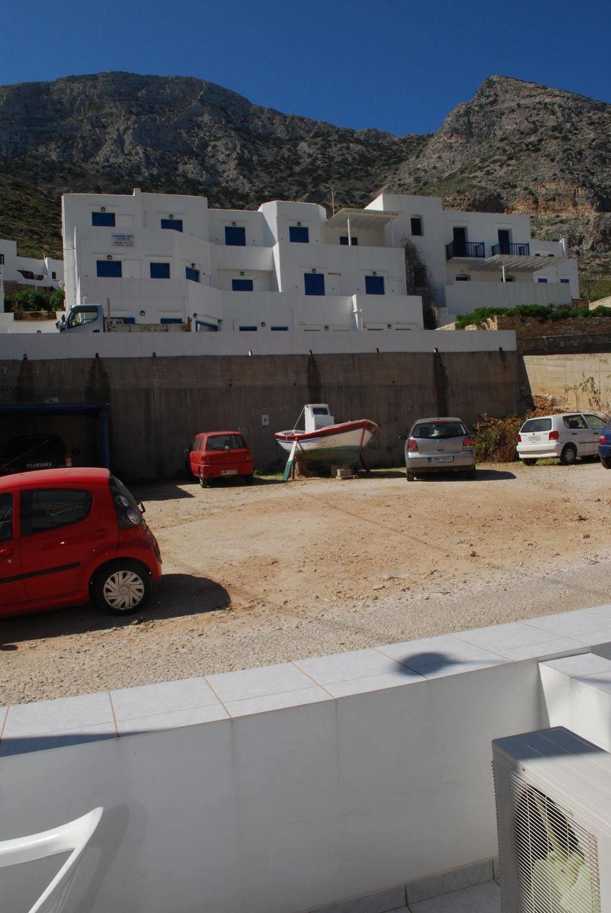 To Steno 2* Kamares (Sifnos)