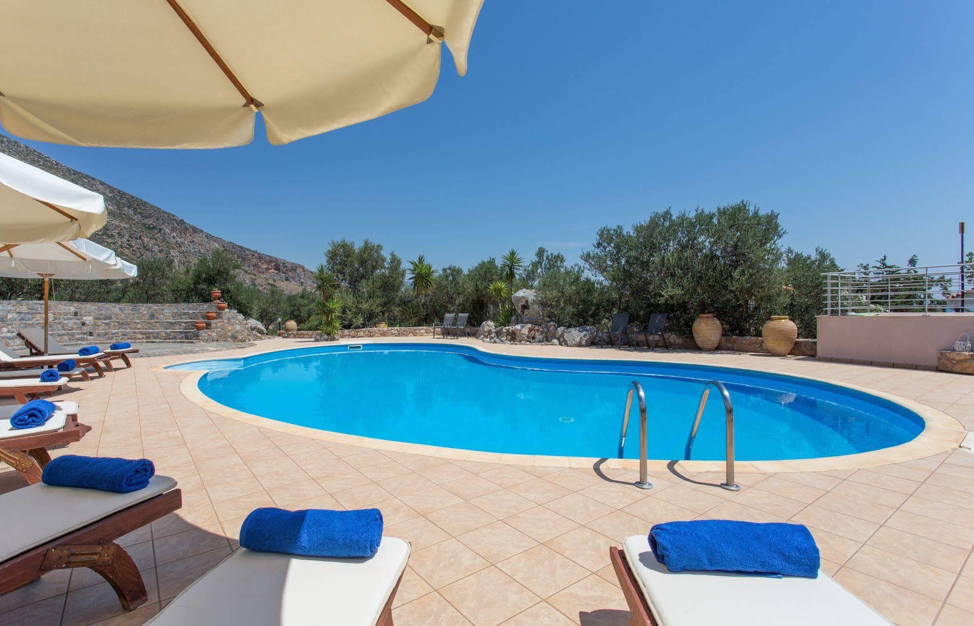 Aparthotel Village 2*