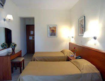 Lato Hotel 2*
