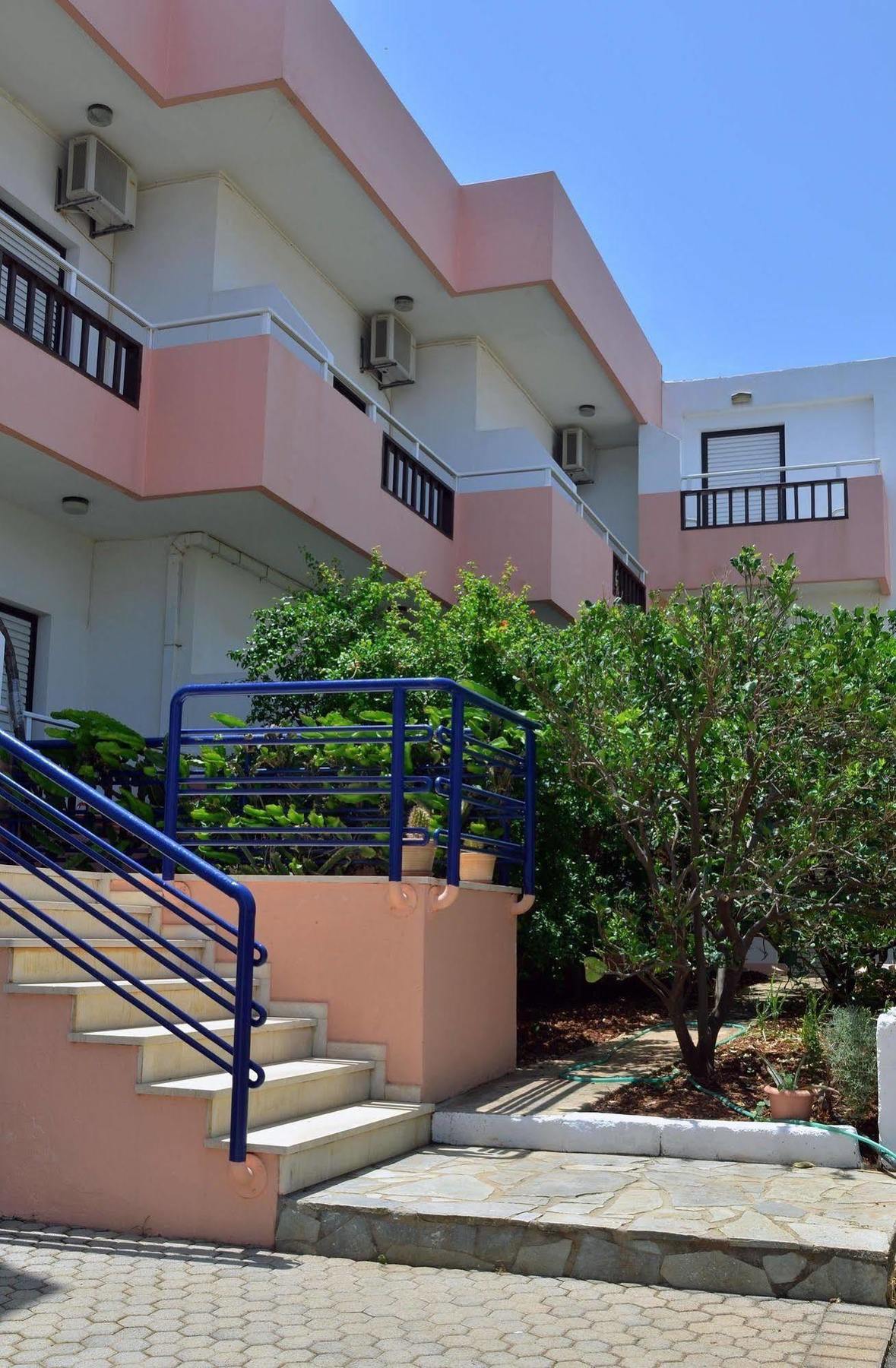 Thisvi Aparthotel