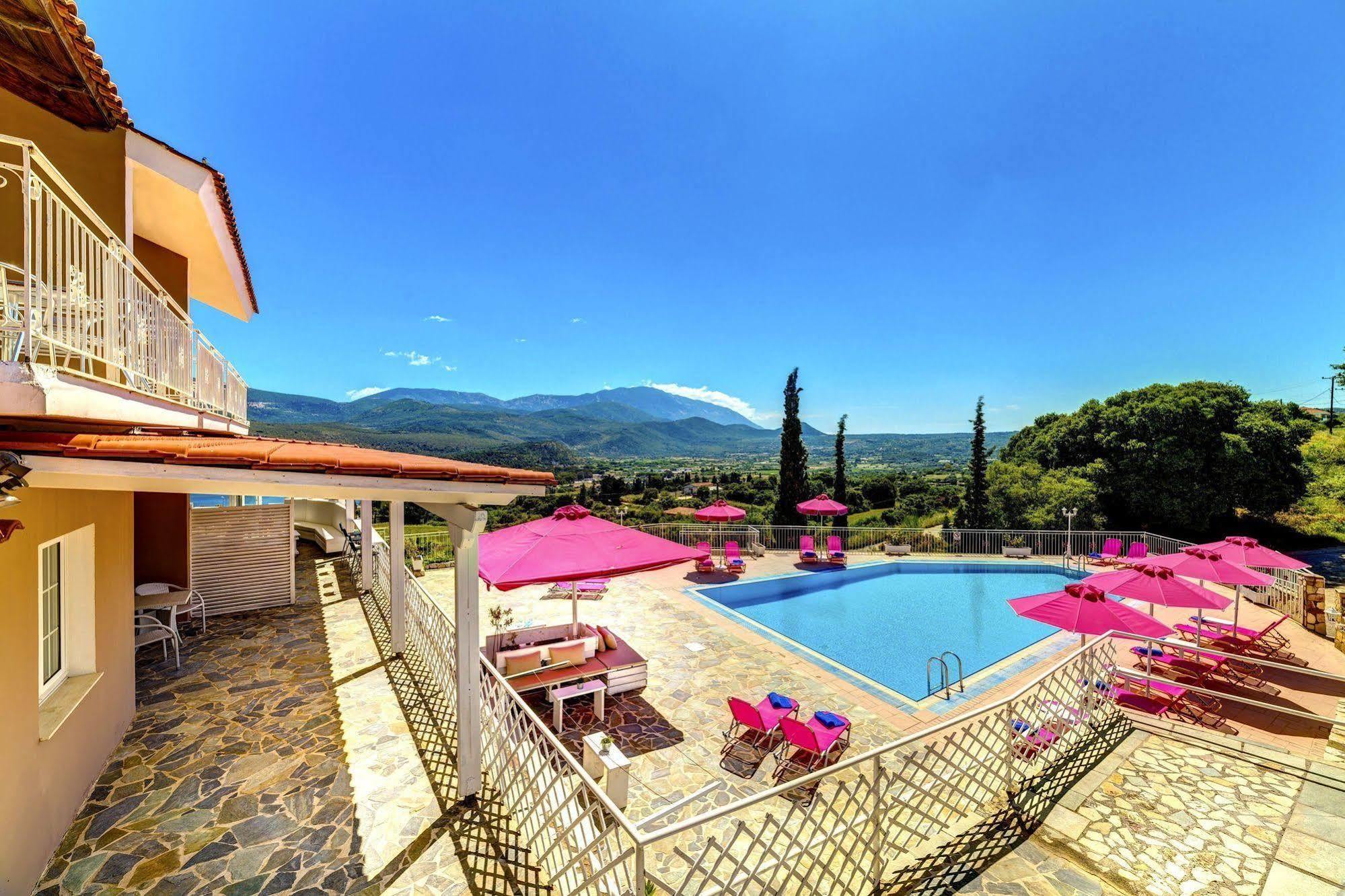 Lefteris Village Hotel