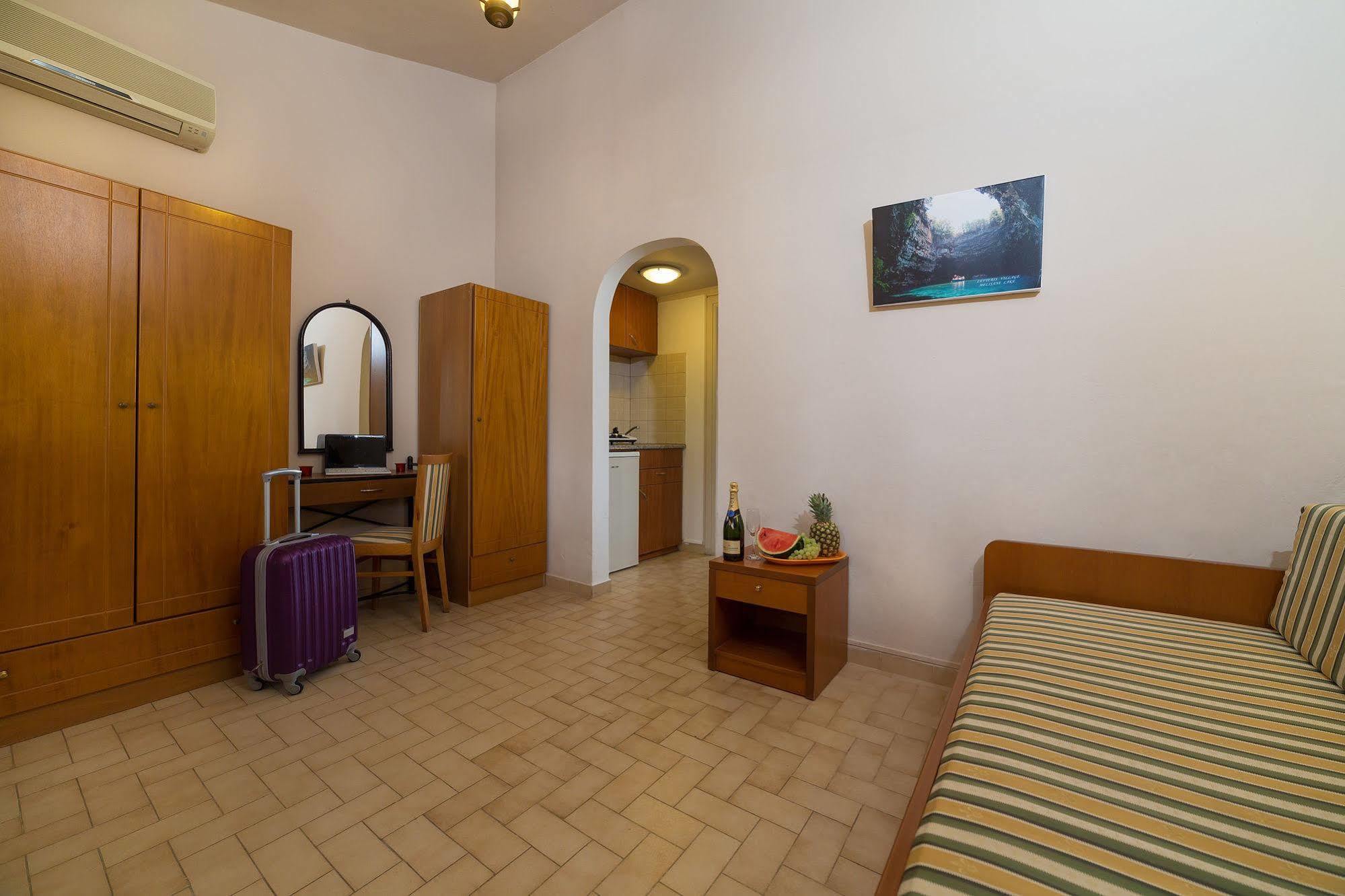 Lefteris Village 3*