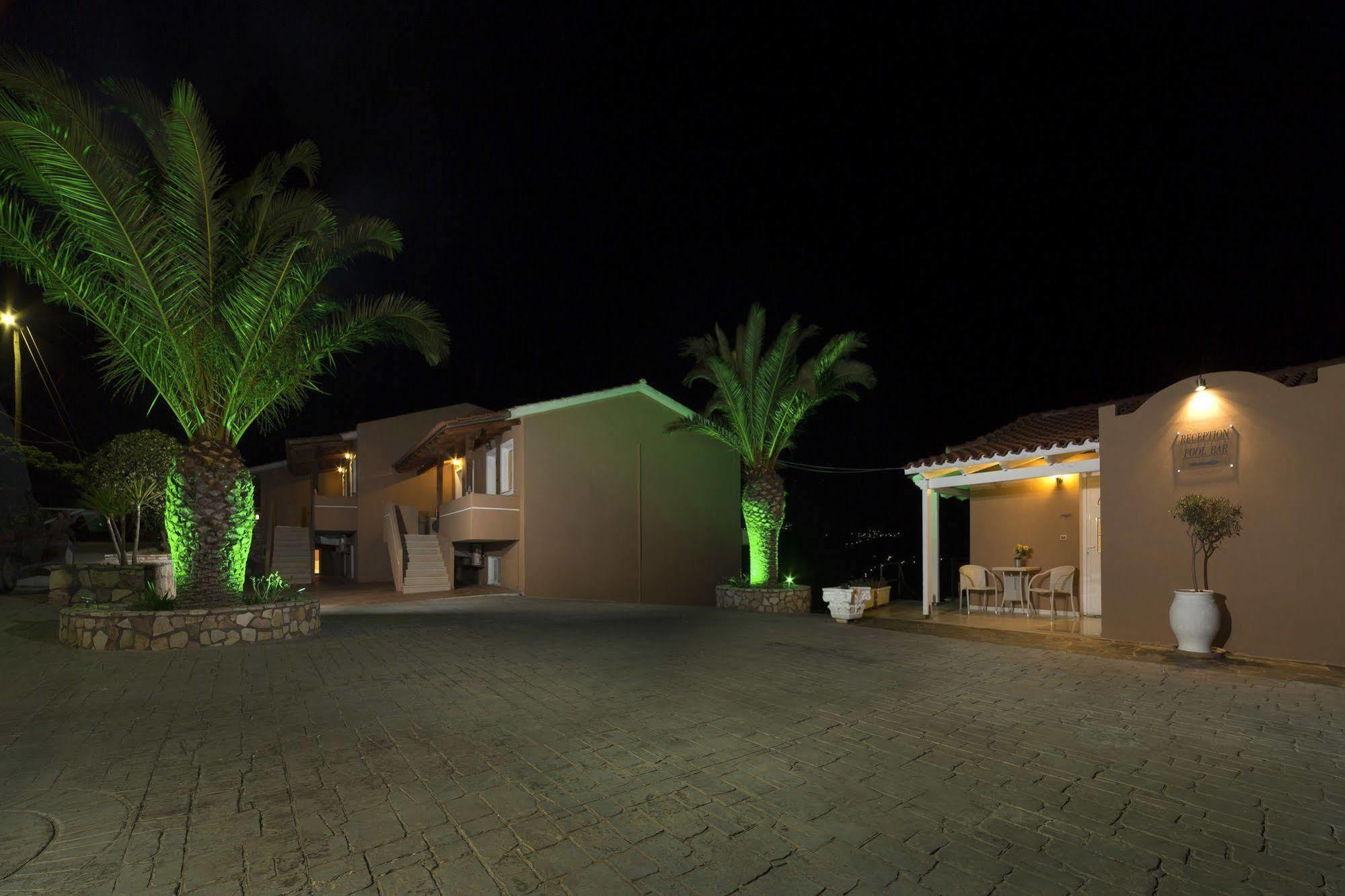 Lefteris Village Hotel
