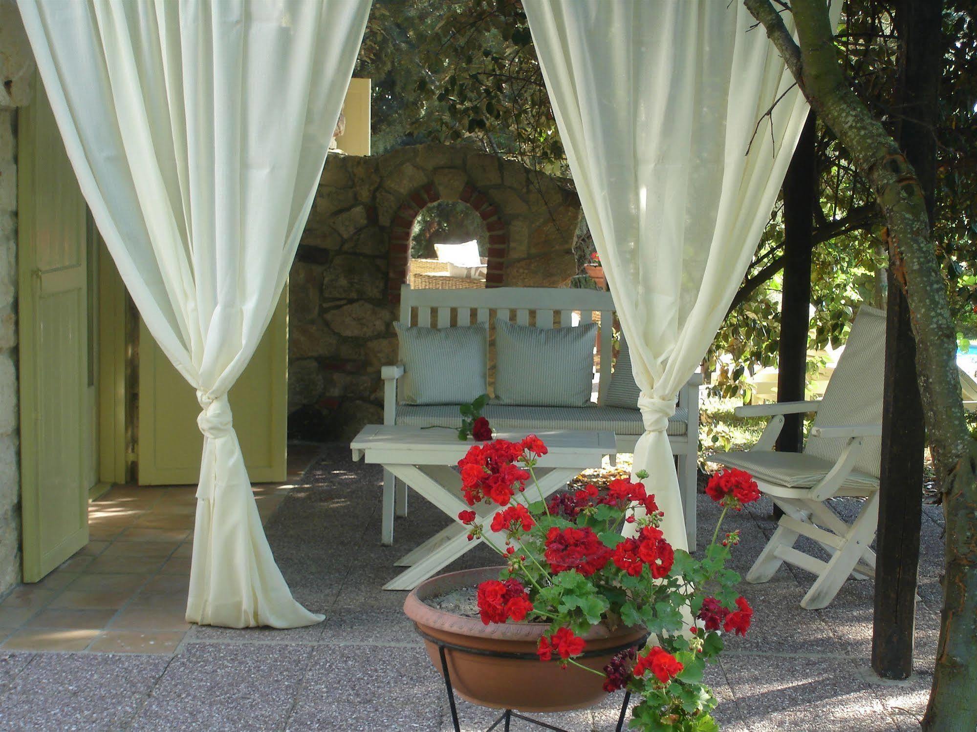 Hotel Petrino Eco Village 4*