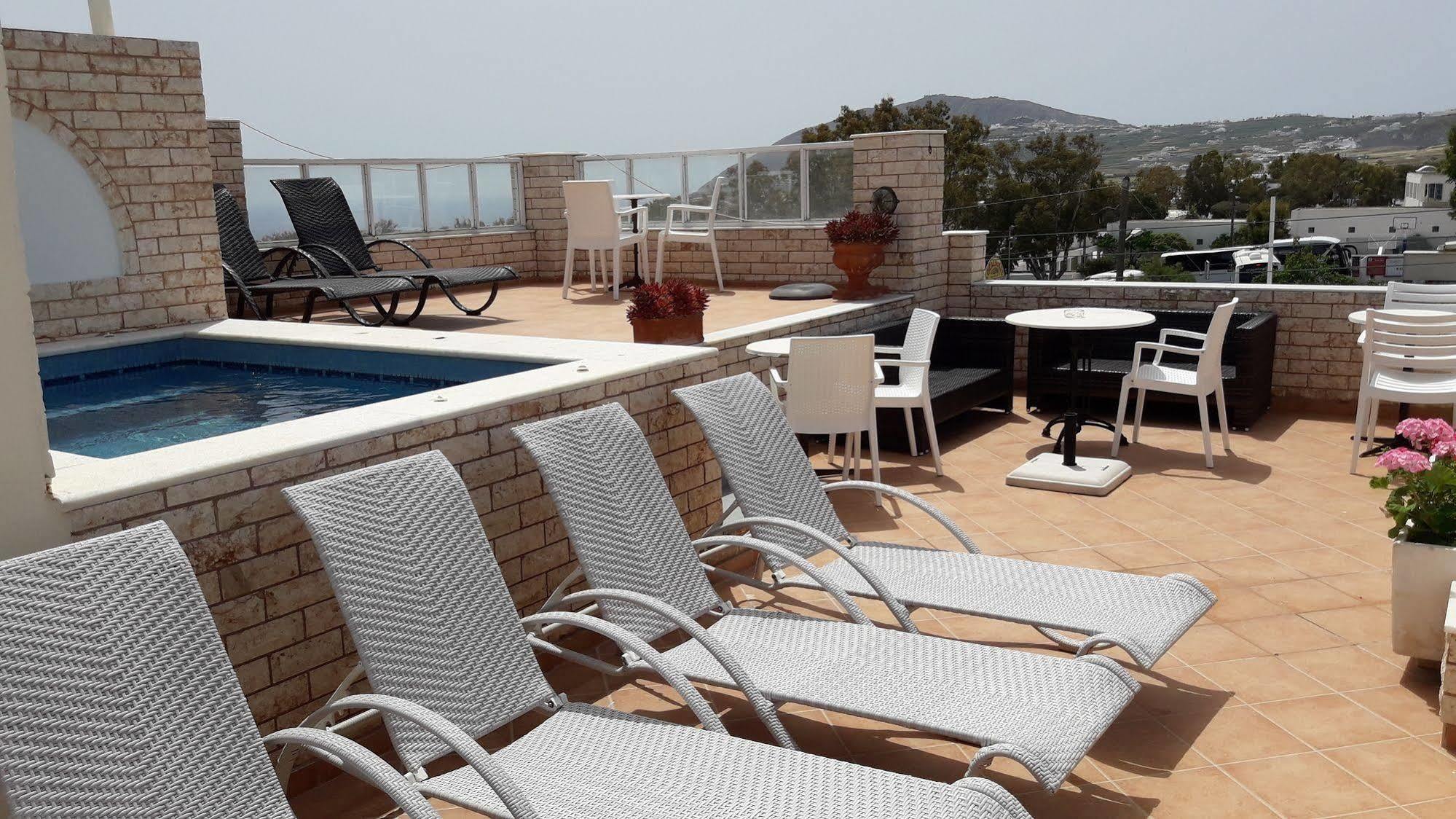 Villa Roussa Center *