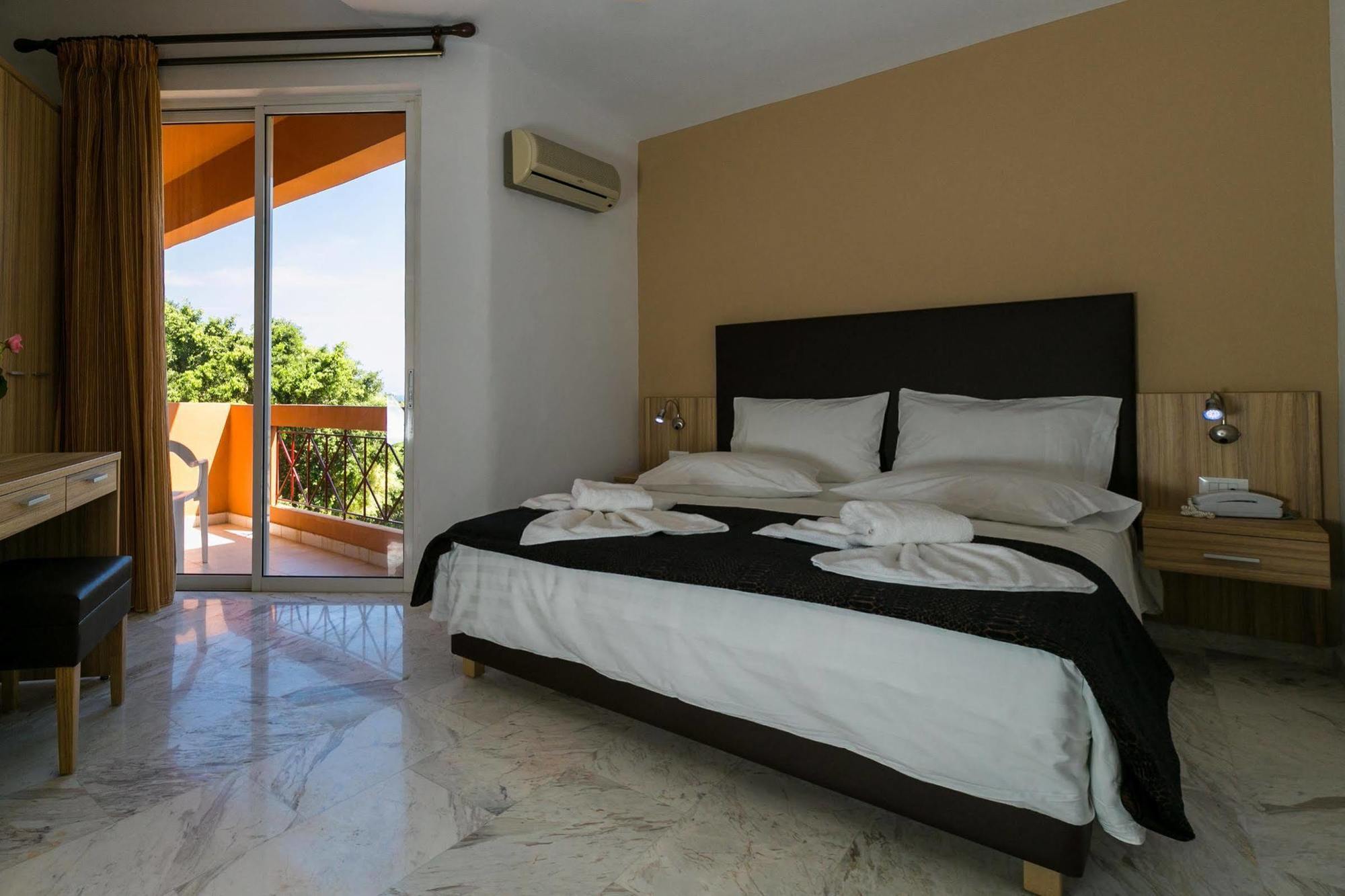 Elotia Hotel