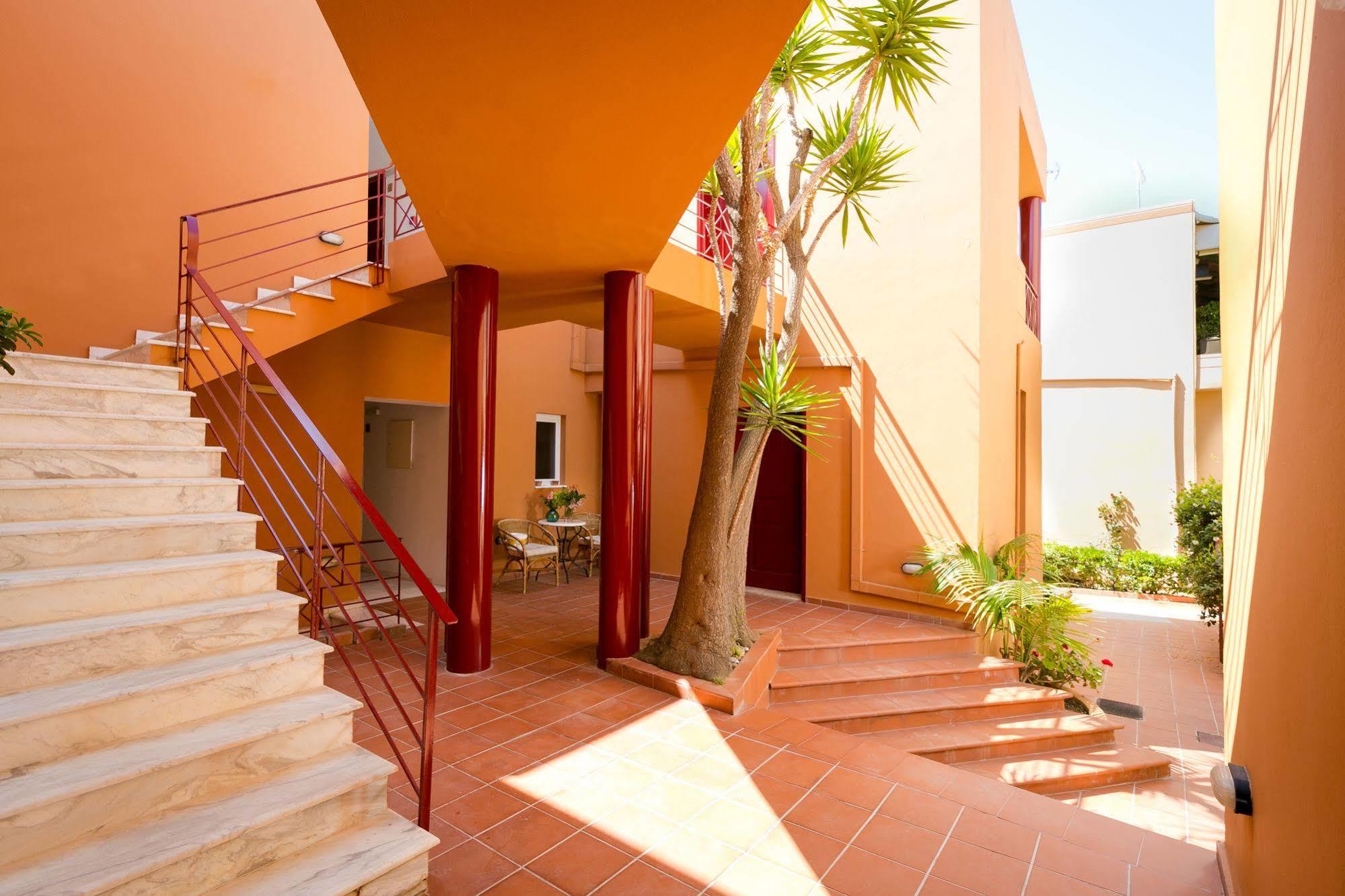 Elotia Hotel 3*