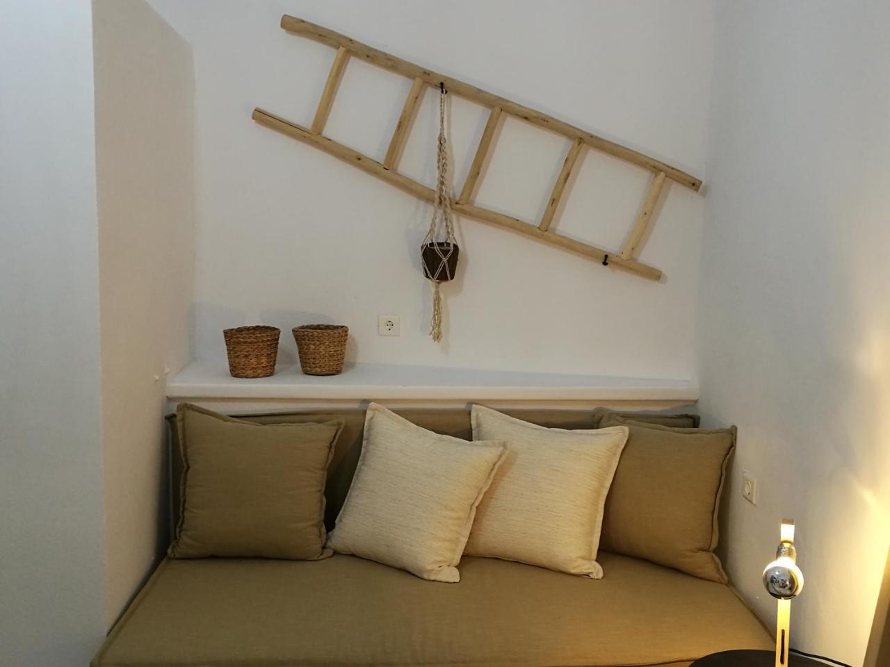 Gerania Milos Apartment