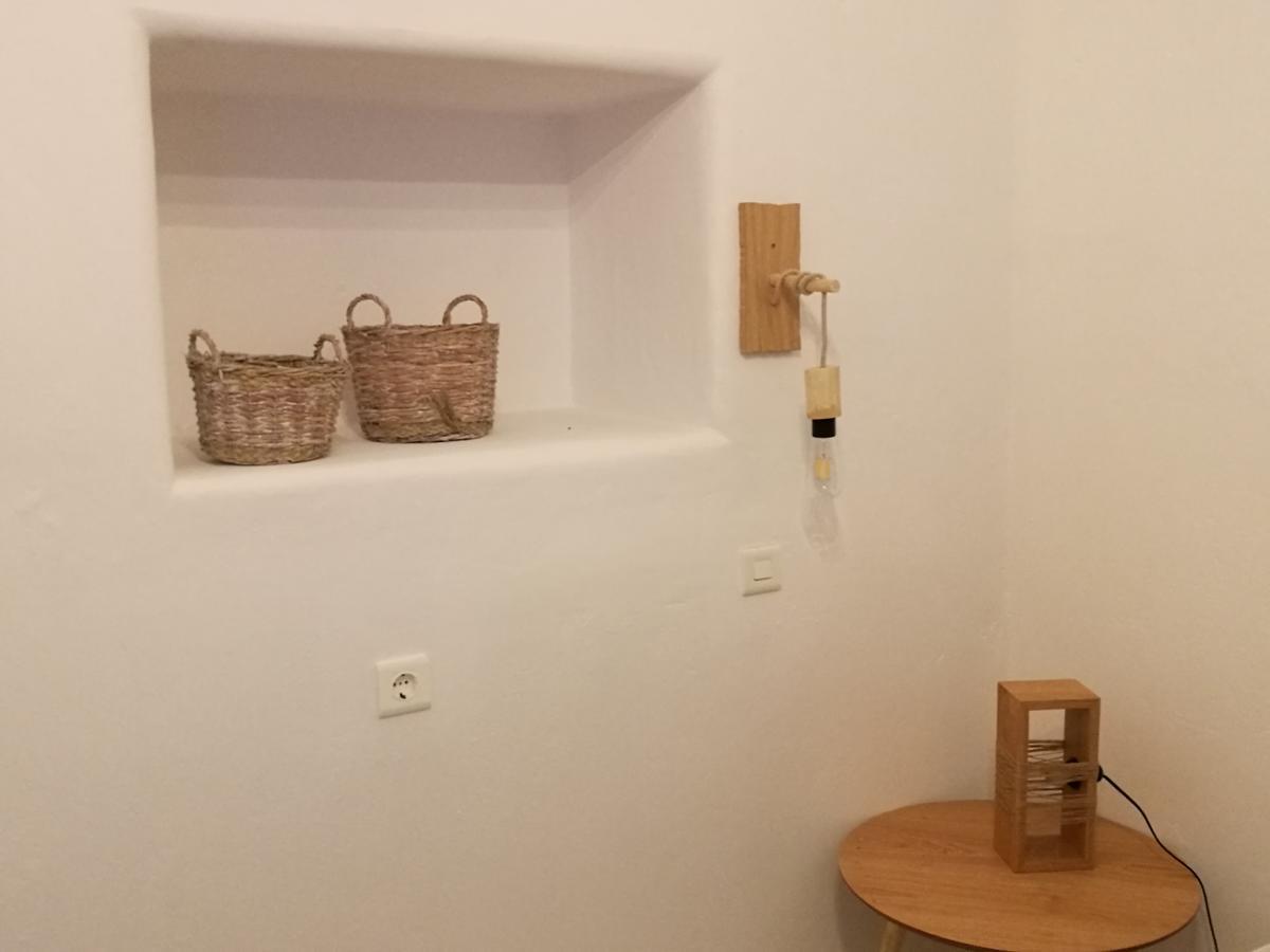 Gerania Milos Apartment