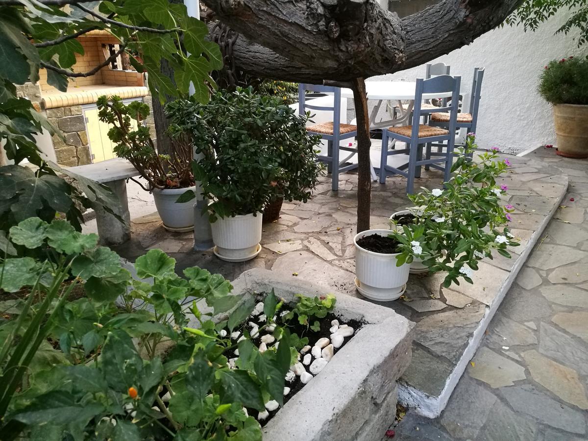 Gerania Milos Adamantas (Milos)