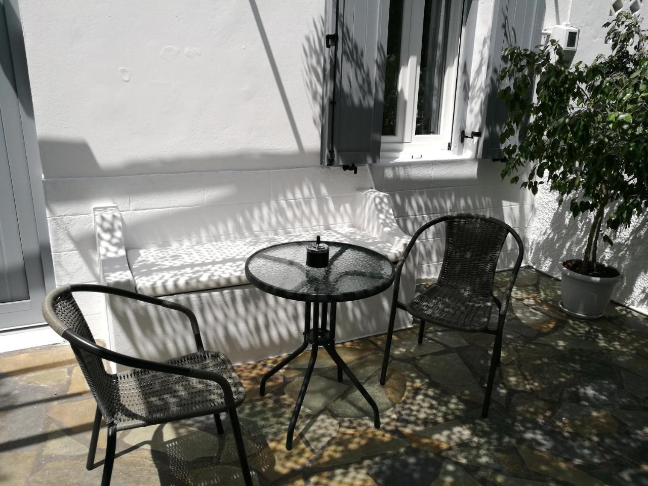 Apartment Gerania Milos