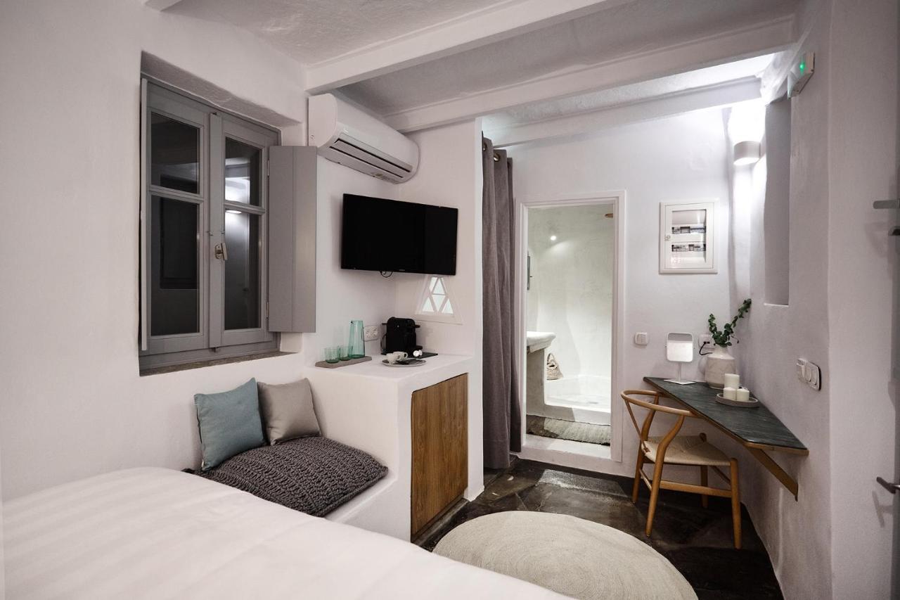 Living Theros Luxury 3*
