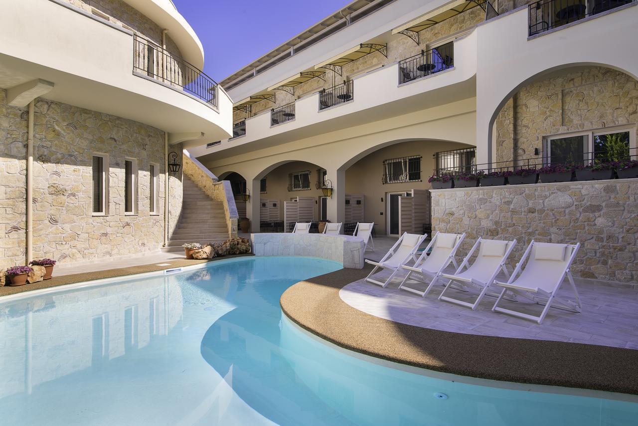 Neikos Mediterraneo Luxury Hanioti