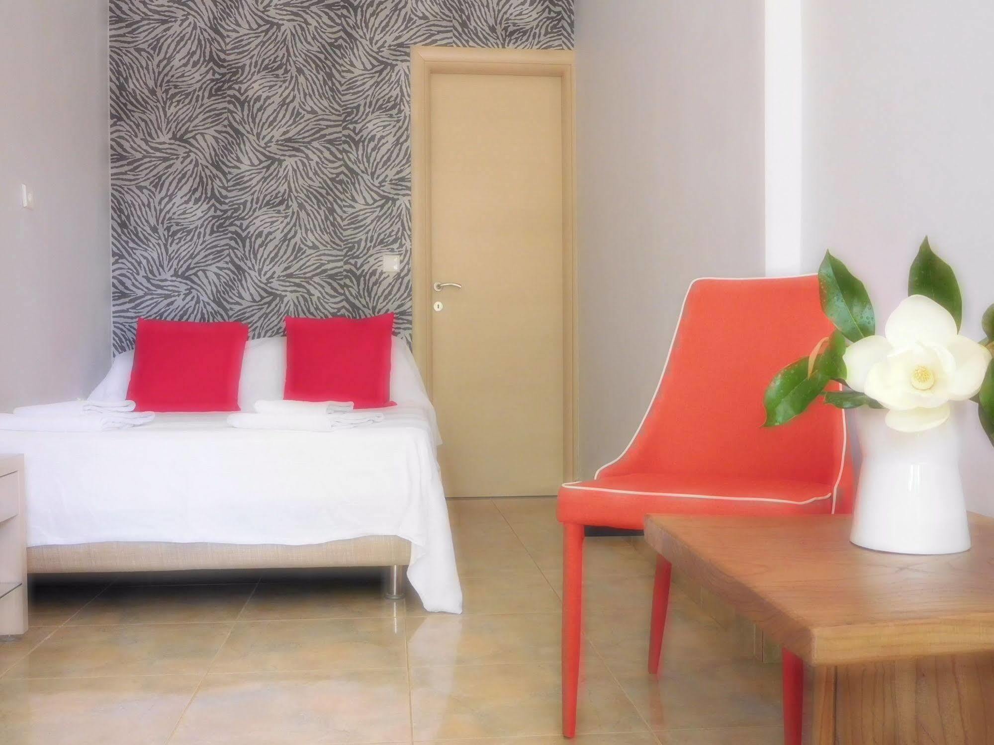 Aeolis & Apartment *