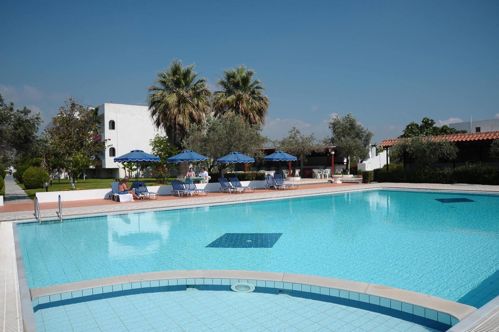 Tina Flora Hotel