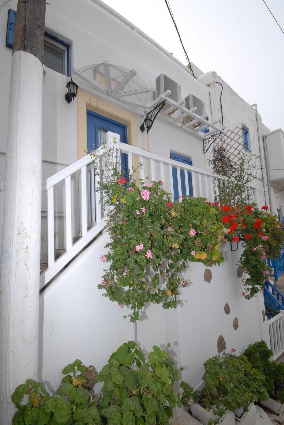 Peter's Arhontiko Mykonos Town