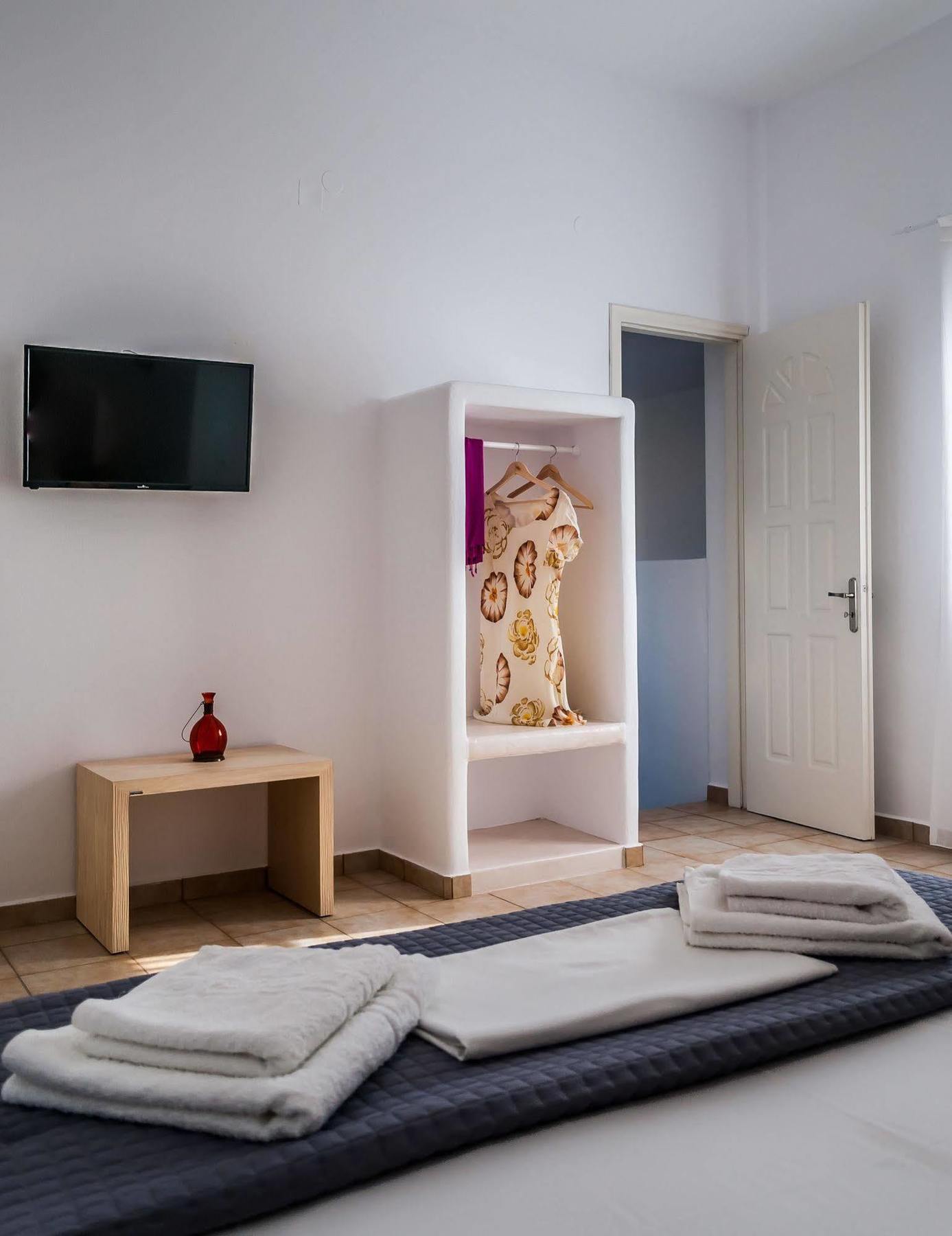 Hotel Pente Elies Milos