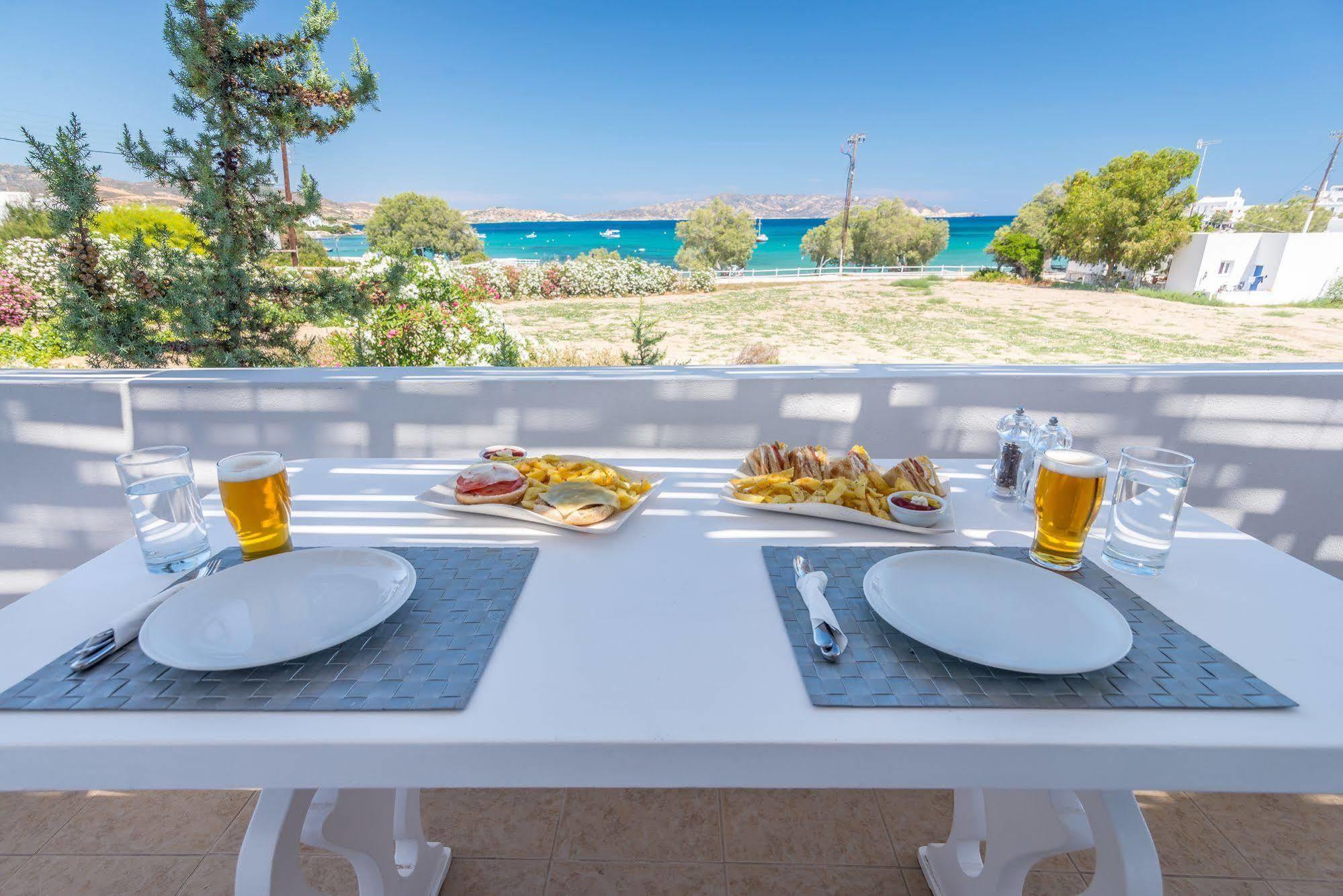Pente Elies Milos Hotel Pollonia