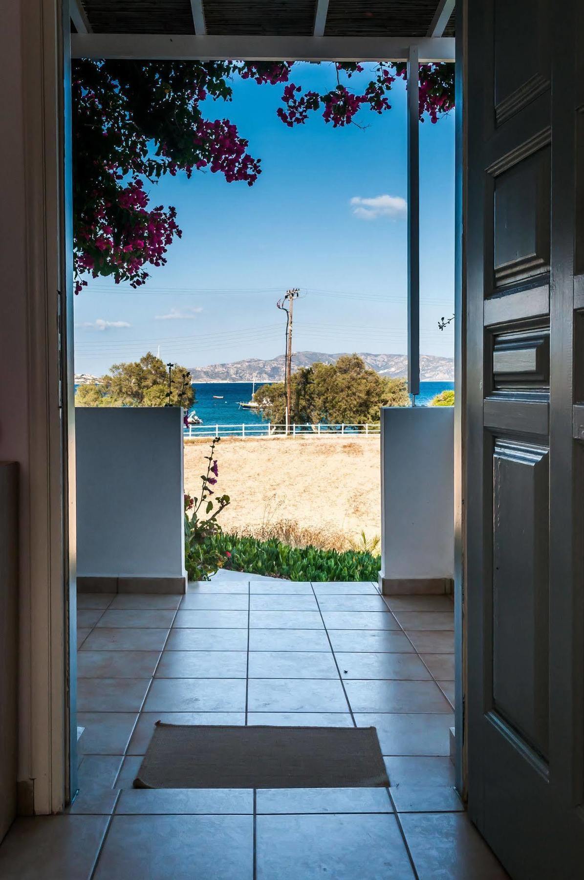 Pente Elies Milos Pollonia